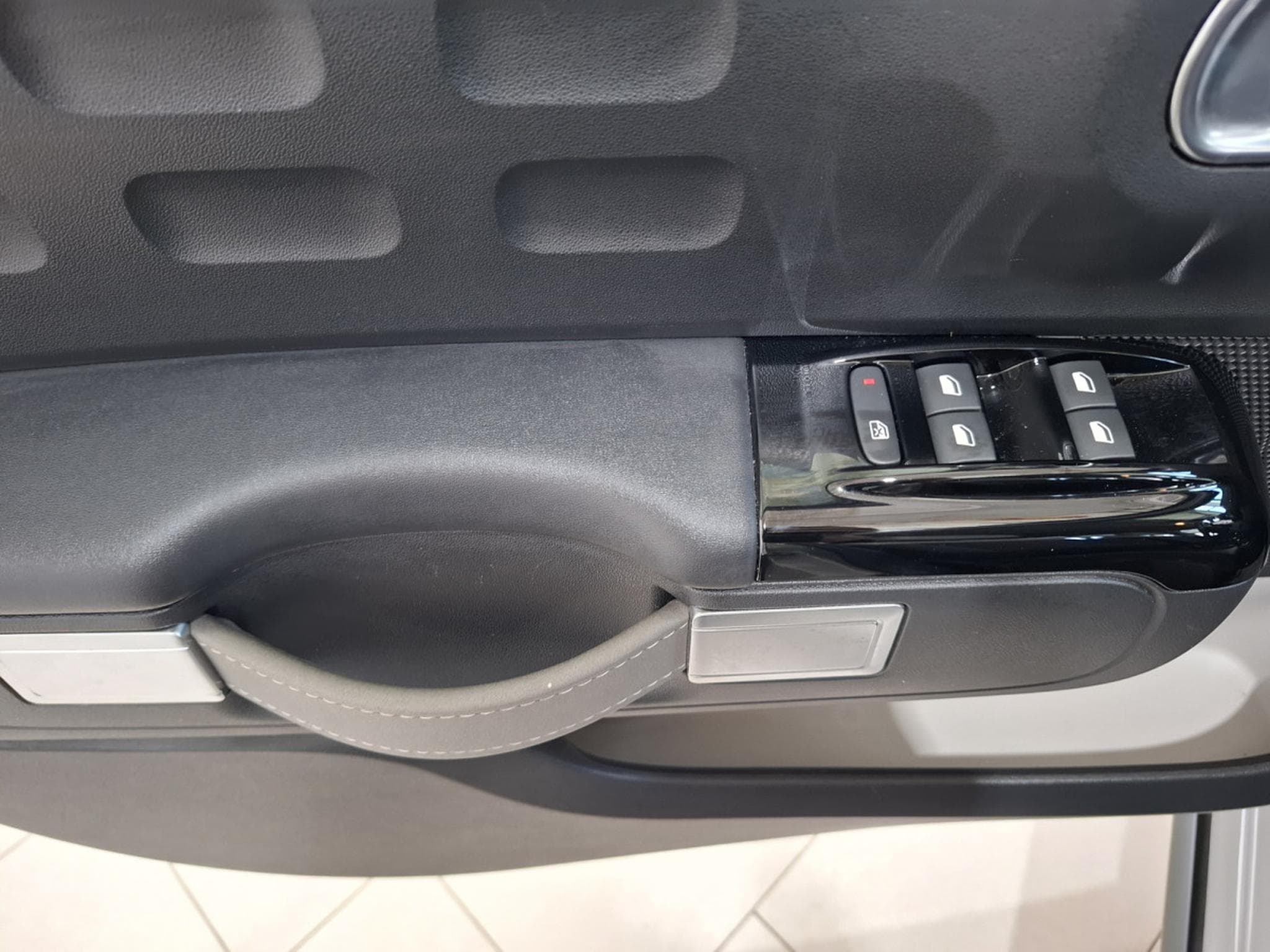 Citroën C3 SHINEPACK 110 B.AUTO, NAVI, CUIR, CARPLAY,LED, CAMERA, 1HAND (2021) - Photo 8