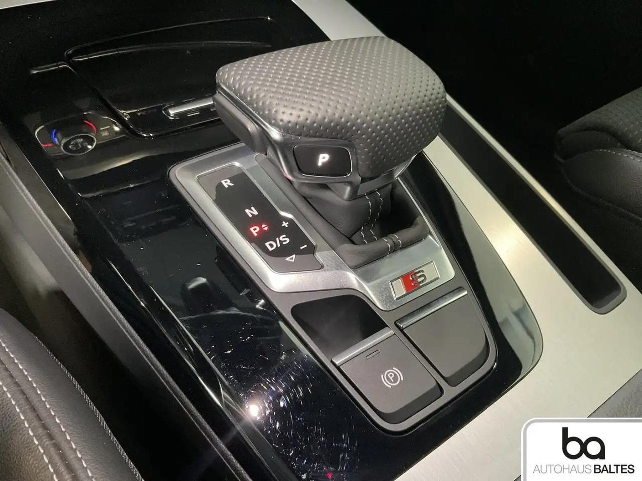 Audi SQ5 (2023) - Photo 11