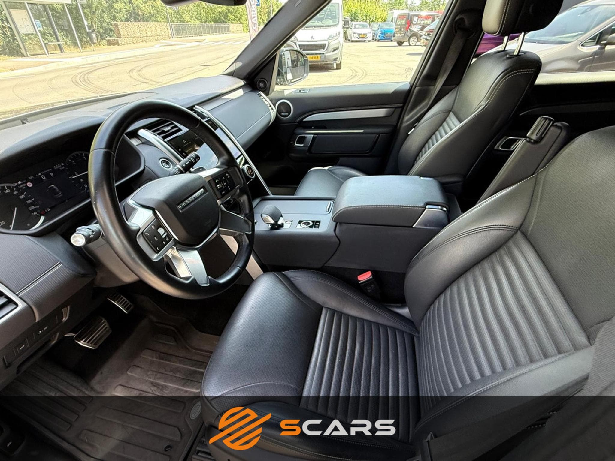 Land-Rover Discovery 3.0 TD6 250CV R-DYNAMIC (2022) - Photo 12