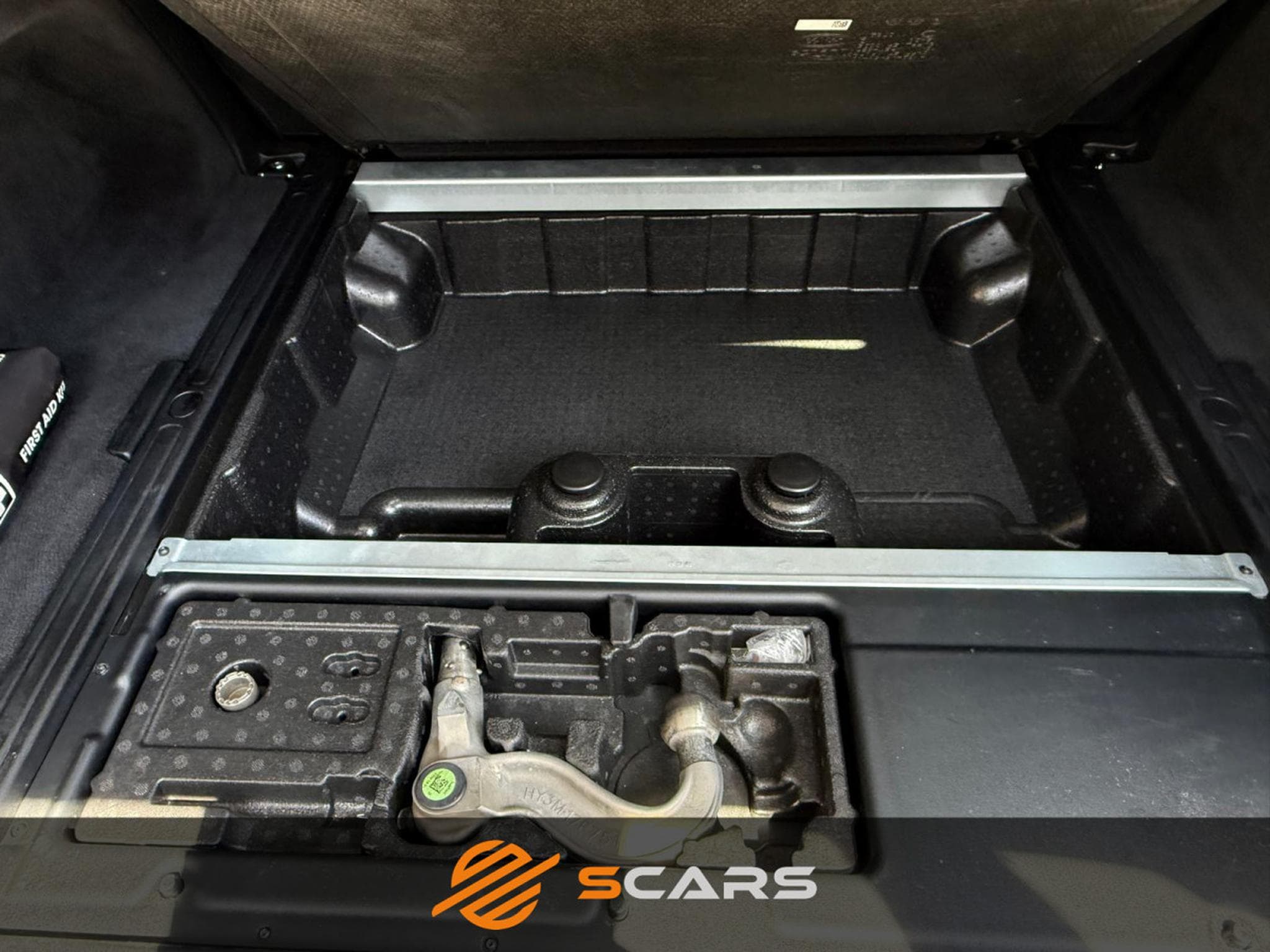 Land-Rover Discovery 3.0 TD6 250CV R-DYNAMIC (2022) - Photo 7