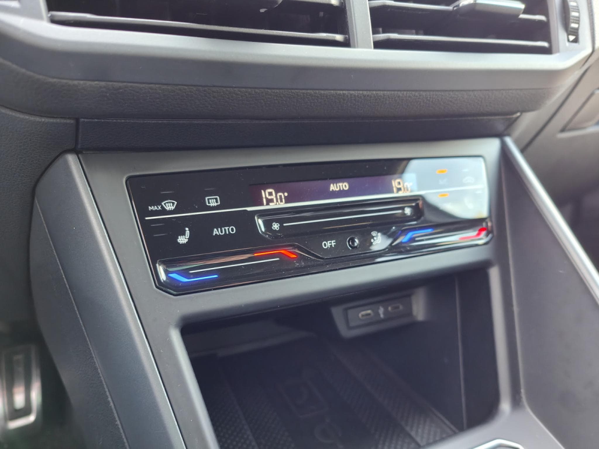 VW Taigo 1.0 TSI R-LINE CARPLAY GPS CAMERA BLUETOOTH (2022) - Photo 14