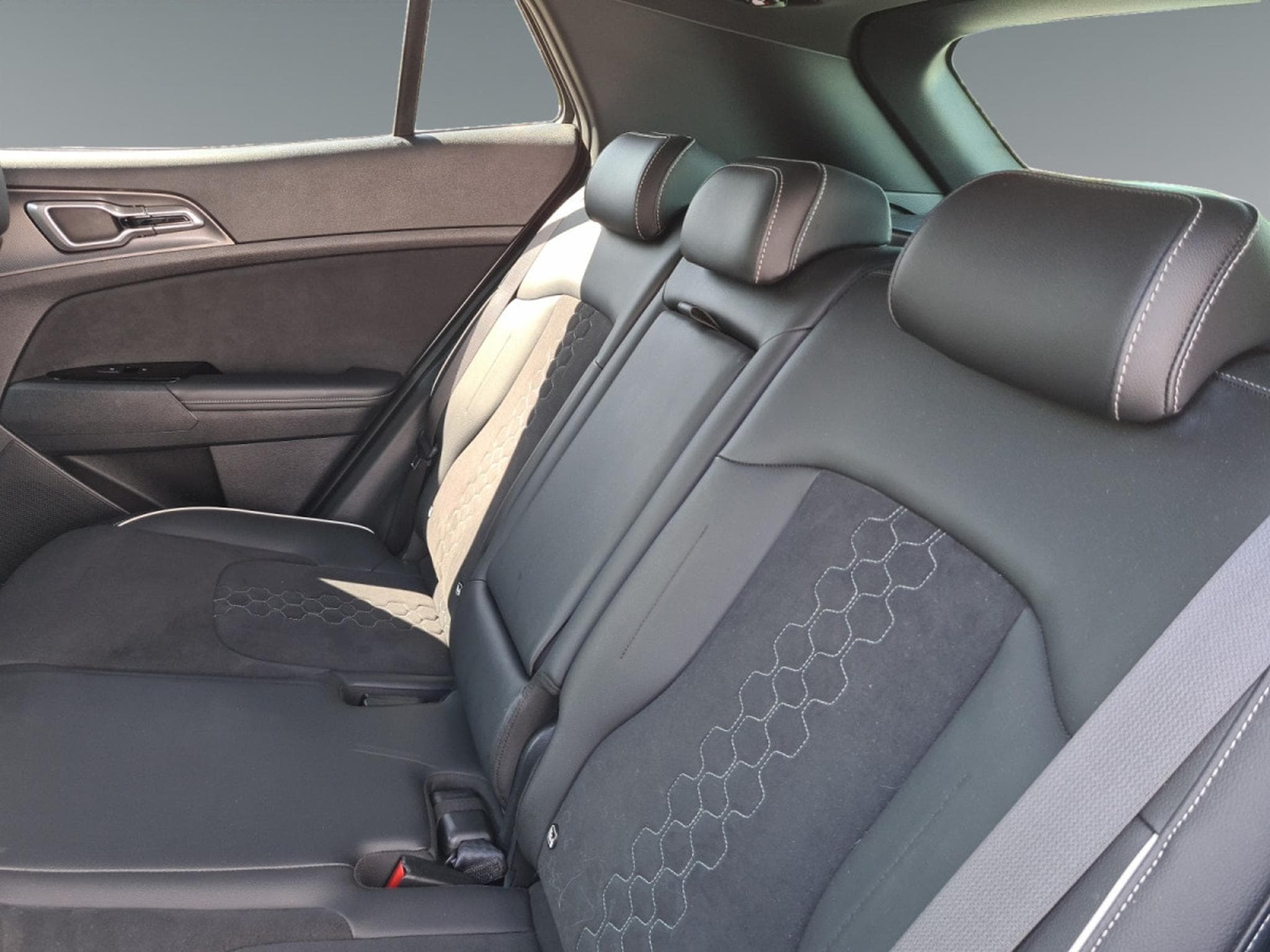 Kia Sportage GT Line HEV (2022) - Photo 15