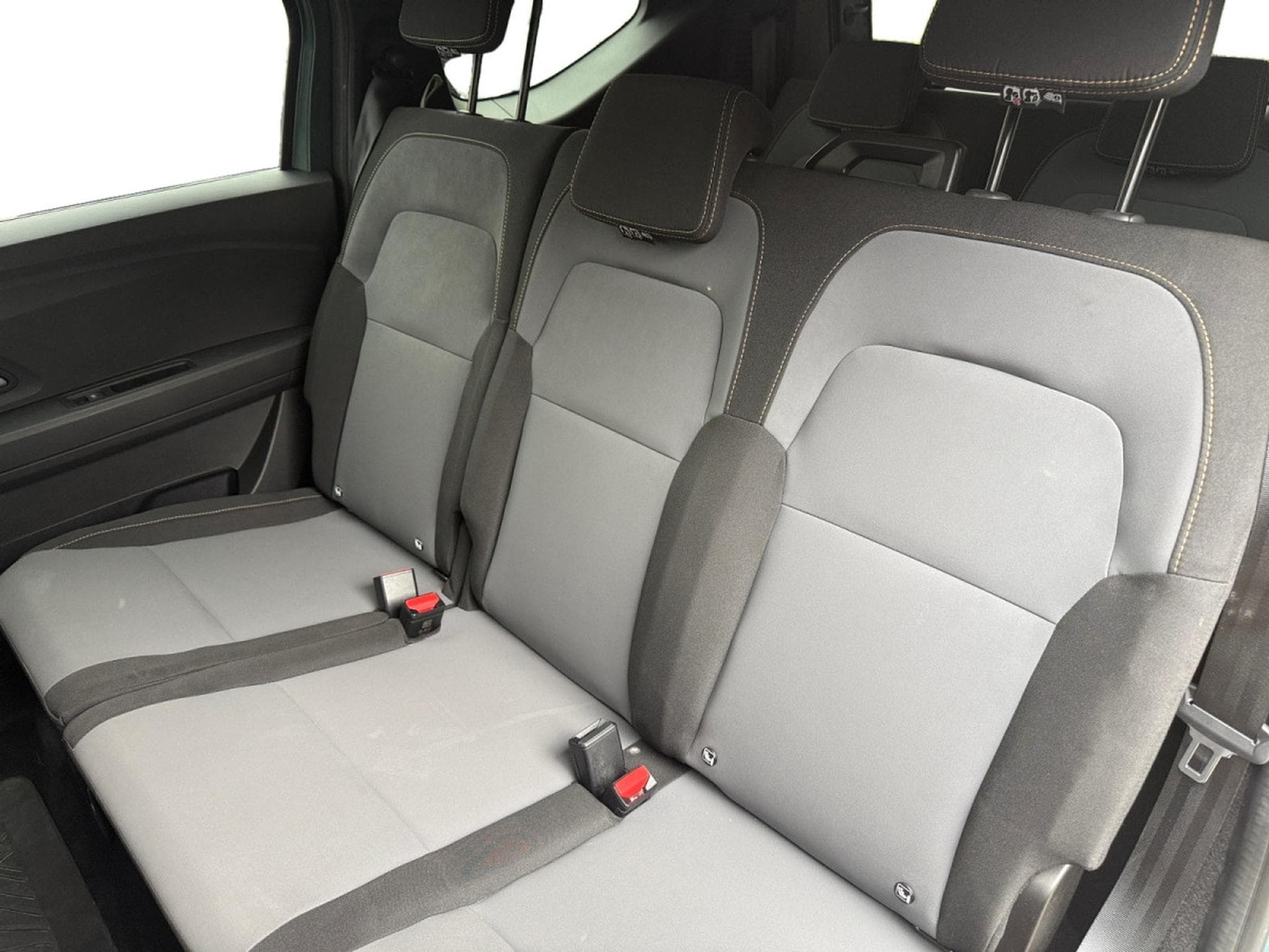 Dacia Jogger 1.6 Hybrid Extreme 7pl - NBI (2025) - Photo 10