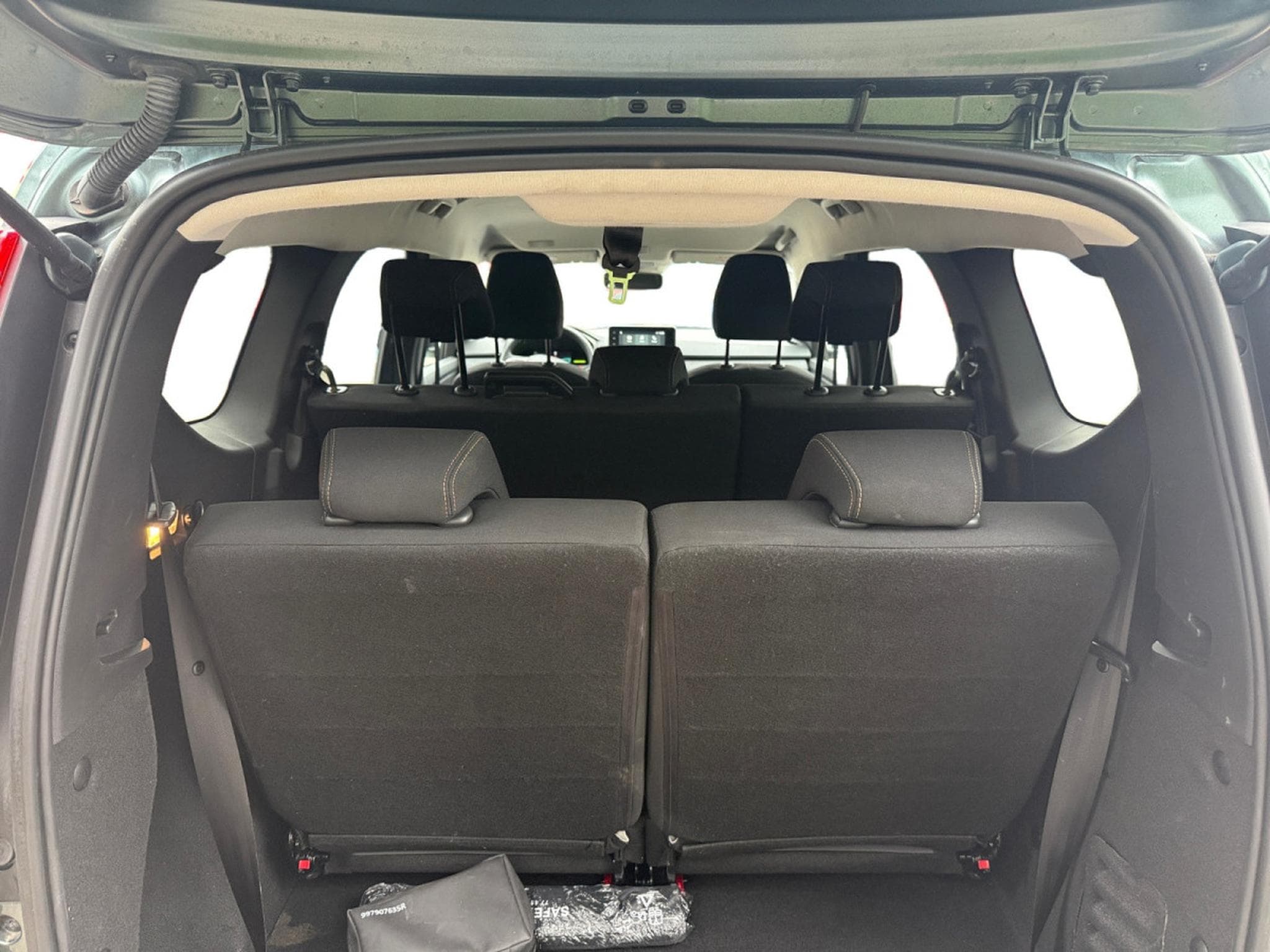 Dacia Jogger 1.6 Hybrid Extreme 7pl - NBI (2025) - Photo 13