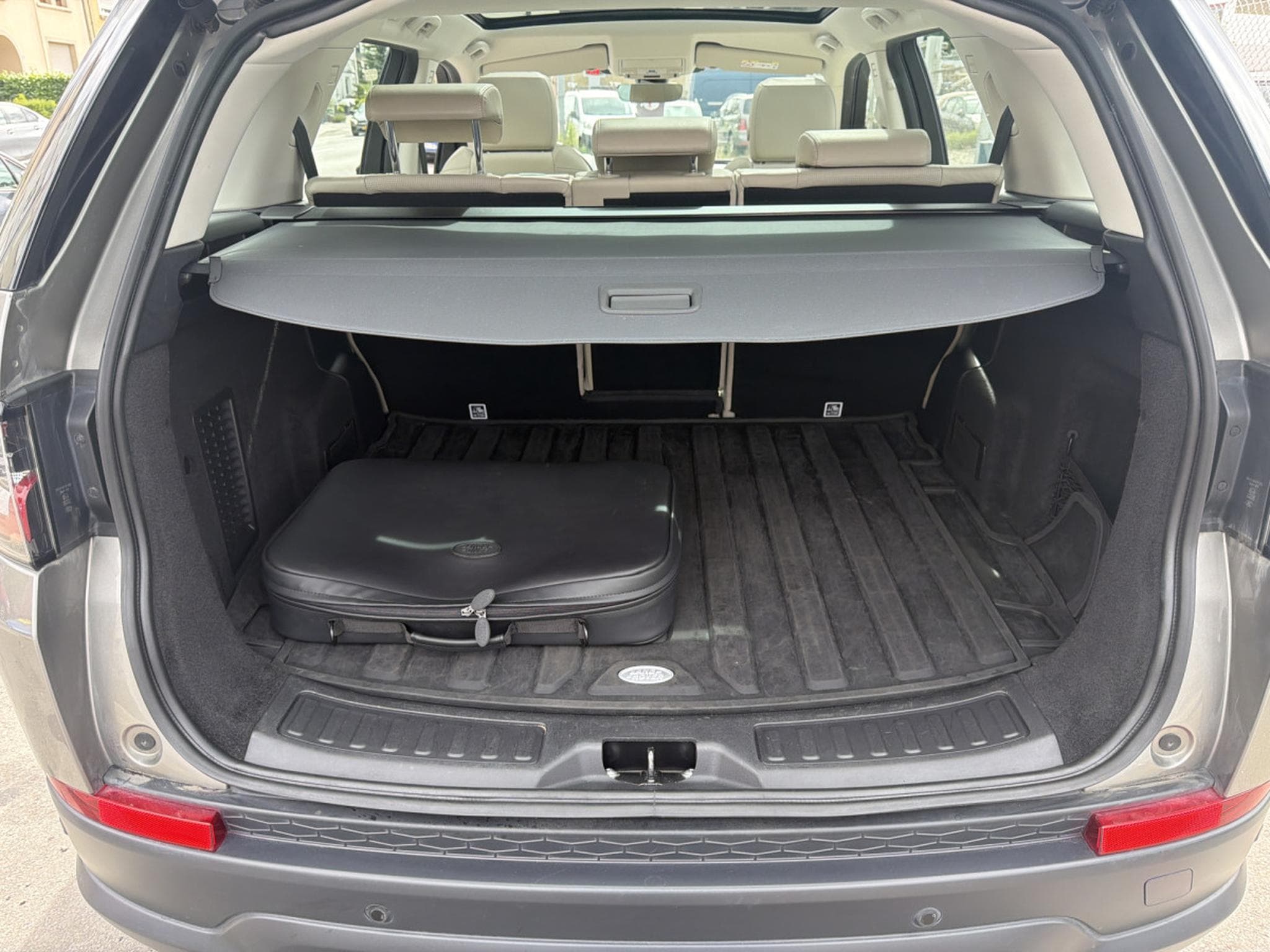 Land-Rover Discovery Sport P300e HYBRIDE SE AWD PHEV AUT. (2020) - Photo 9