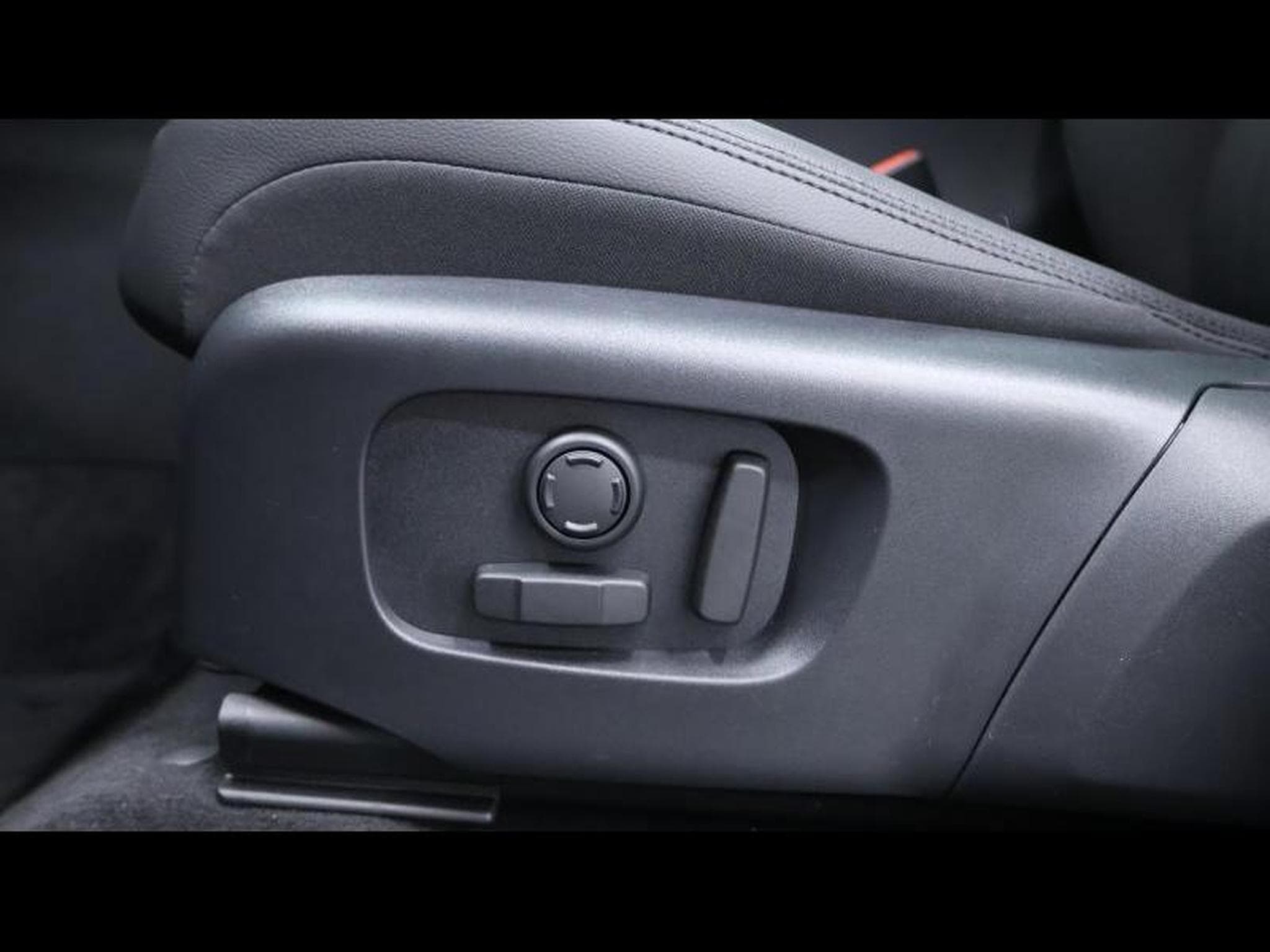 Land-Rover Range Rover Evoque P160 S FWD (2026) - Photo 25