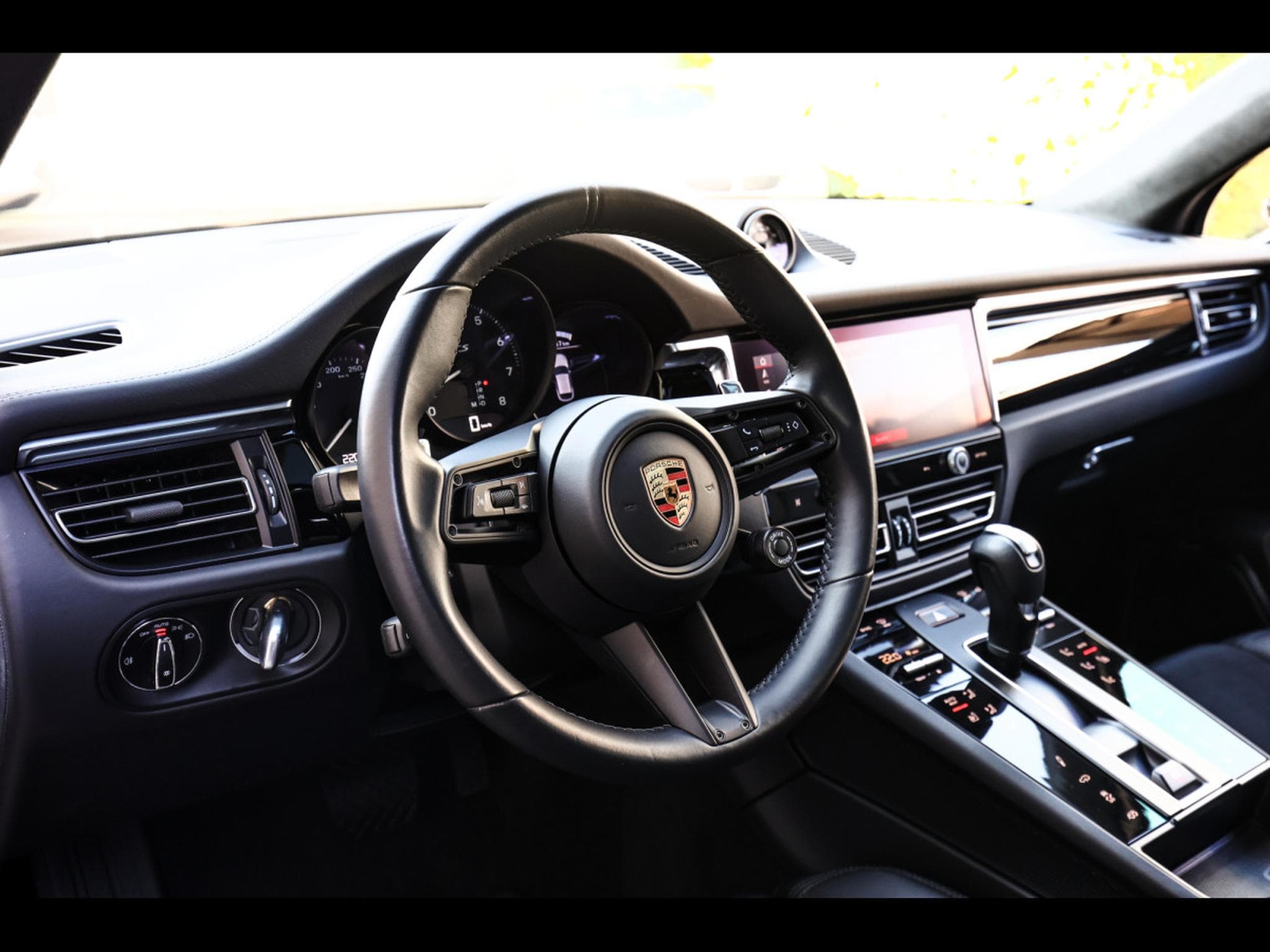 Porsche Macan III GTS PDK - BLACK (2023) - Photo 10