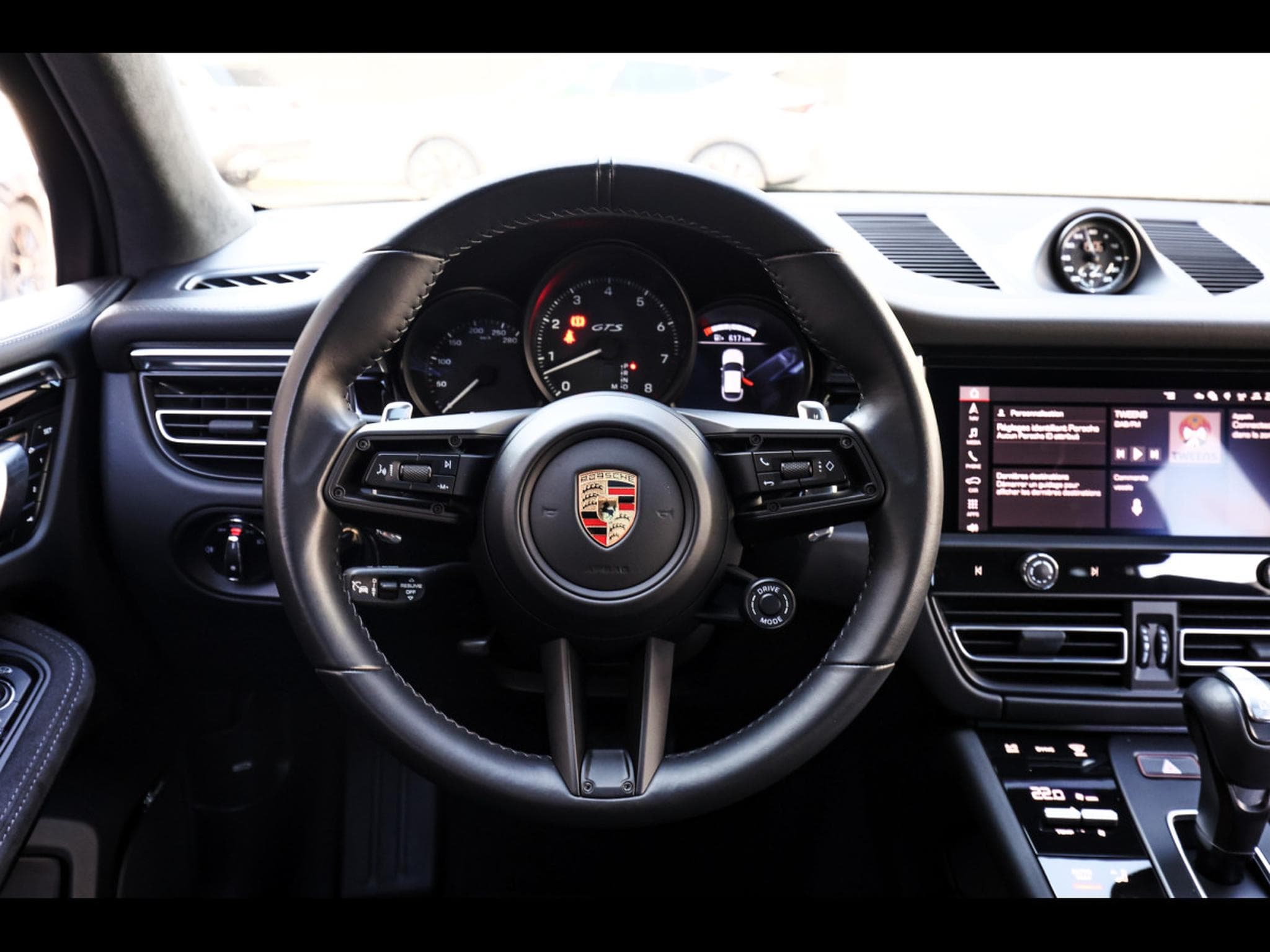 Porsche Macan III GTS PDK - BLACK (2023) - Photo 12
