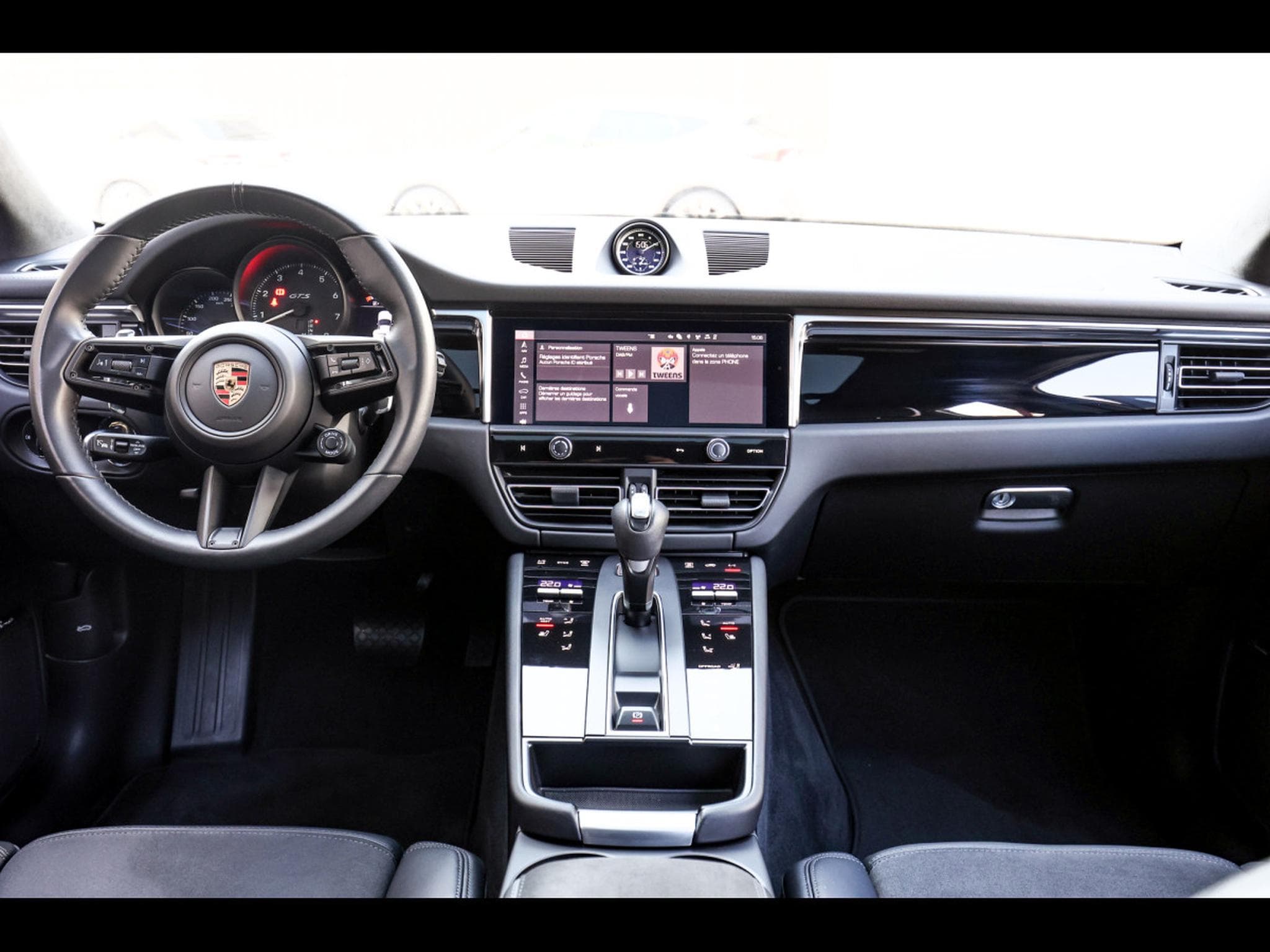 Porsche Macan III GTS PDK - BLACK (2023) - Photo 16