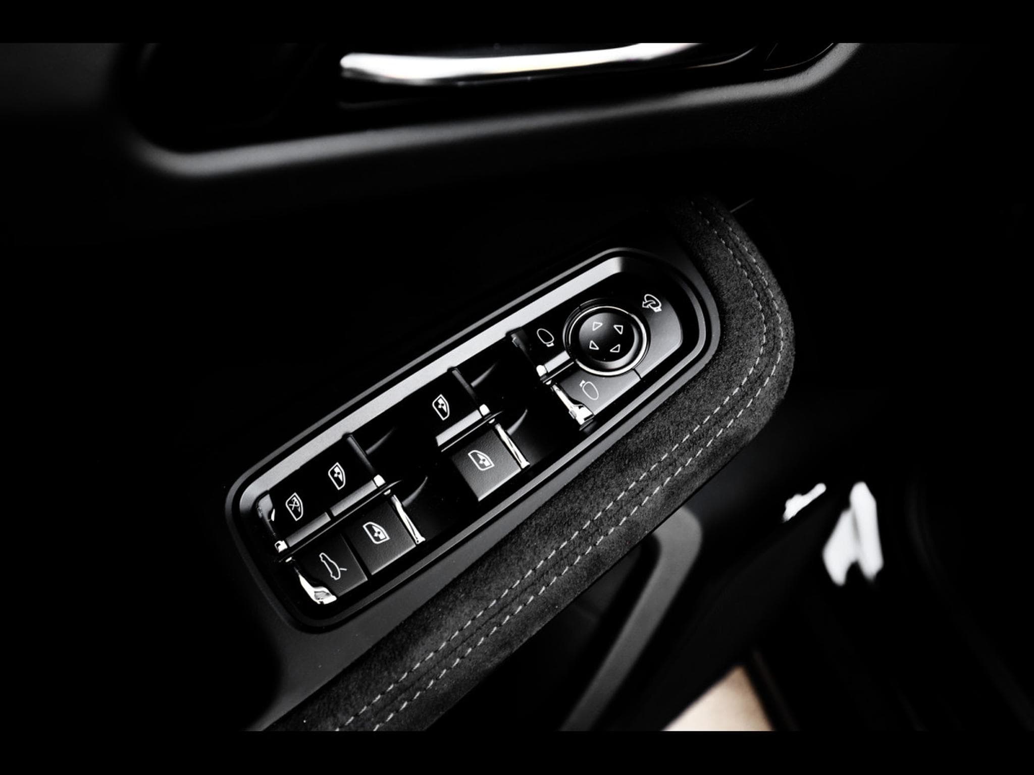 Porsche Macan III GTS PDK - BLACK (2023) - Photo 23