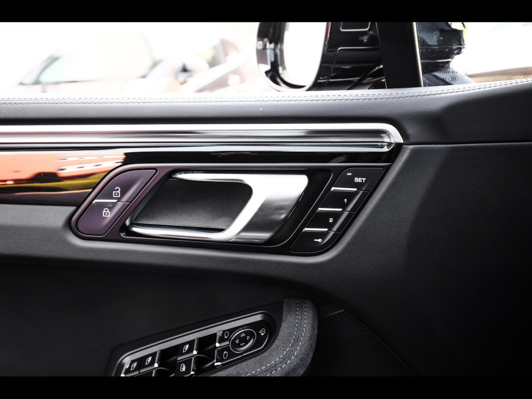 Porsche Macan III GTS PDK - BLACK (2023) - Photo 24