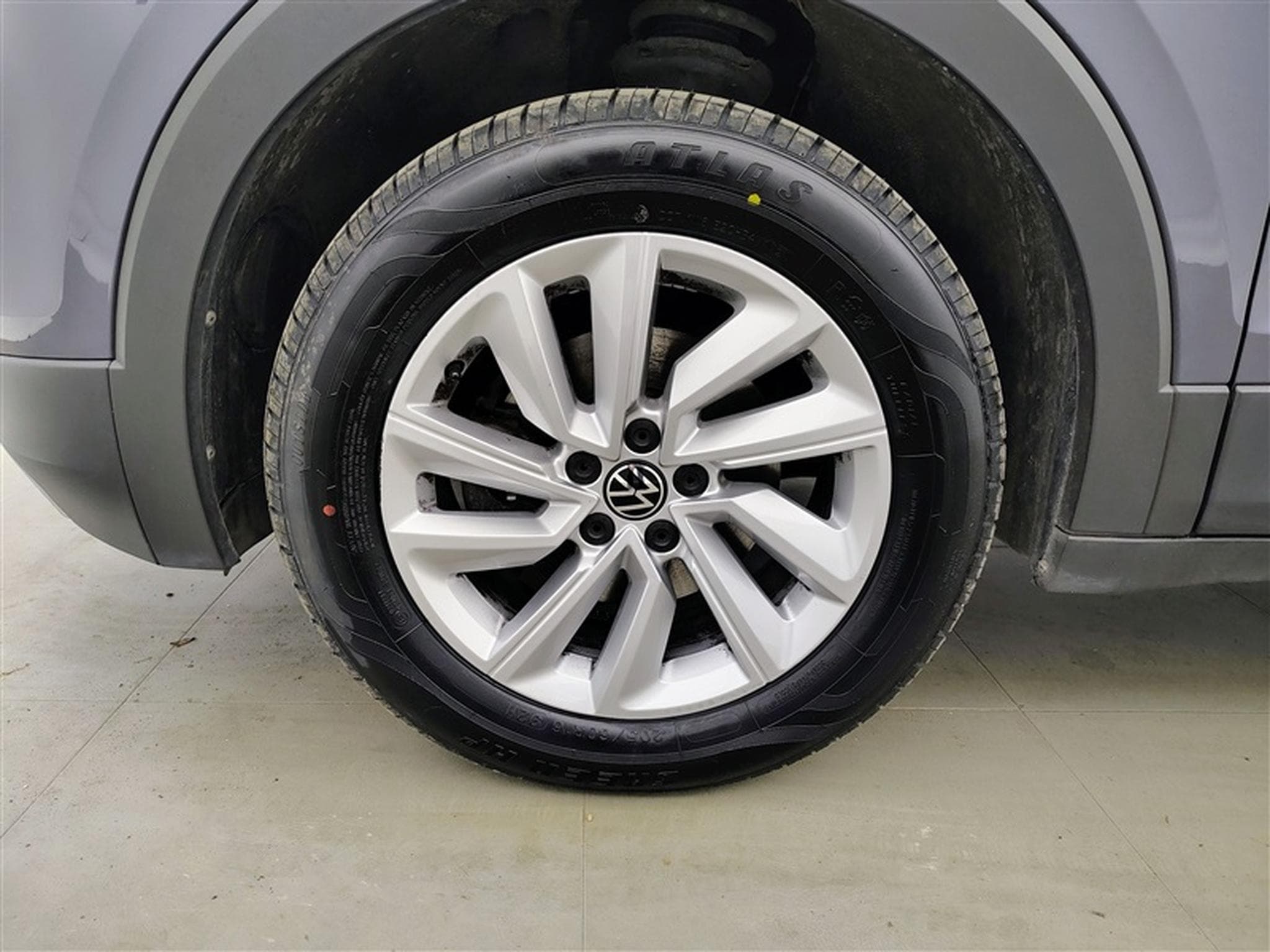 VW T-Cross 1.0 TSI Life DSG NAVI / CLIM / PDC AV-AR (2022) - Photo 6