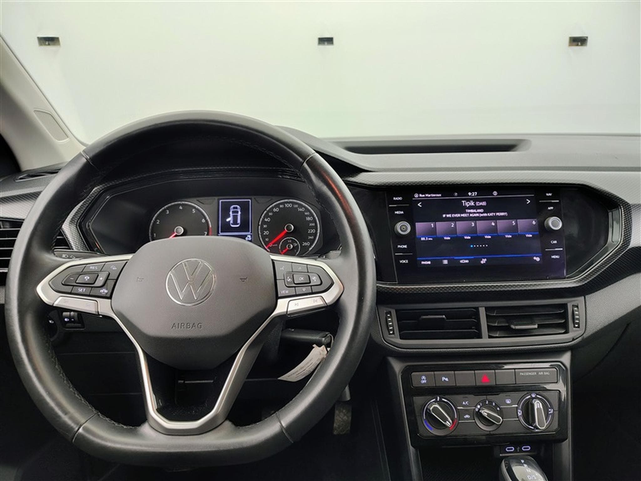VW T-Cross 1.0 TSI Life DSG NAVI / CLIM / PDC AV-AR (2022) - Photo 9