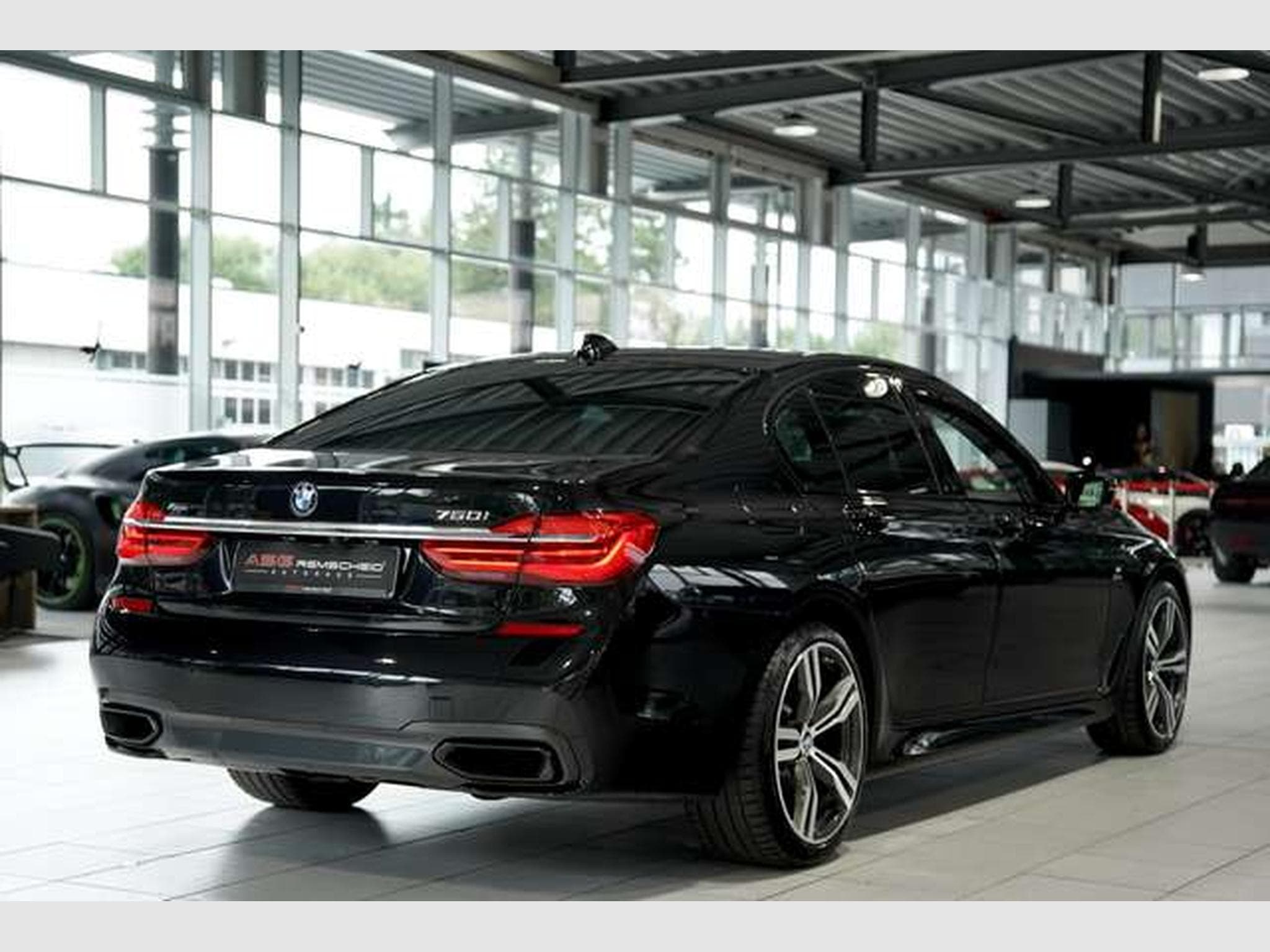 BMW 750 i xDrive M Sportpaket*20 *B&W *GSD *S-AGA (2015) - Photo 7
