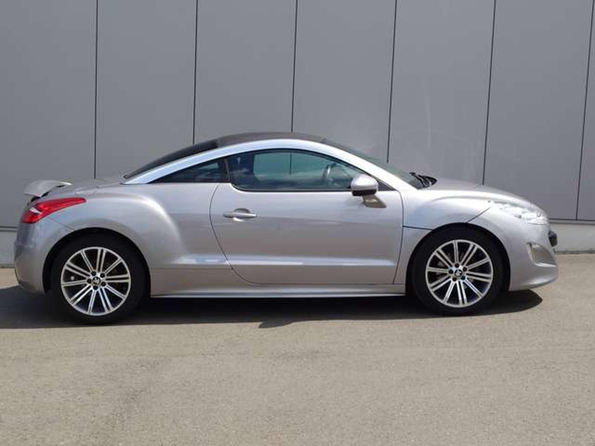 Peugeot RCZ RCZ 1.6 THP (2012) - Photo 2