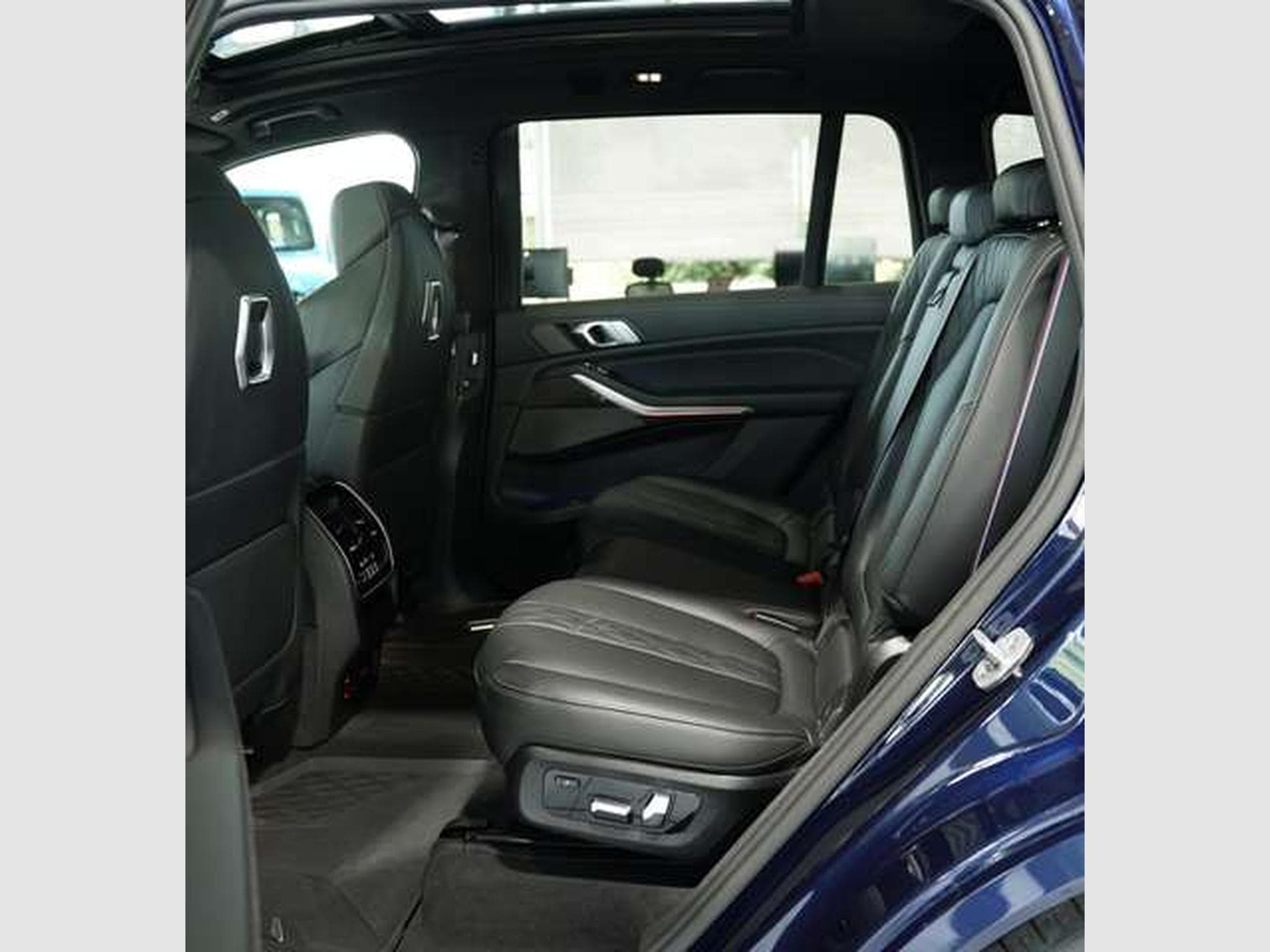 BMW X7 xD 40 d M Sport Pro 2H *22 *SkyLounge*Schale (2025) - Photo 28