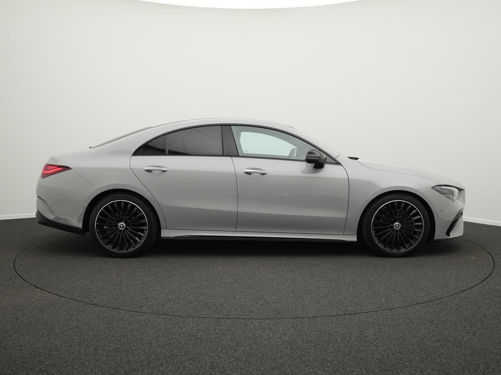 Mercedes CLA 200 AMG-Line Cpe Multi+Night+Kamera+19" (2025) - Photo 5