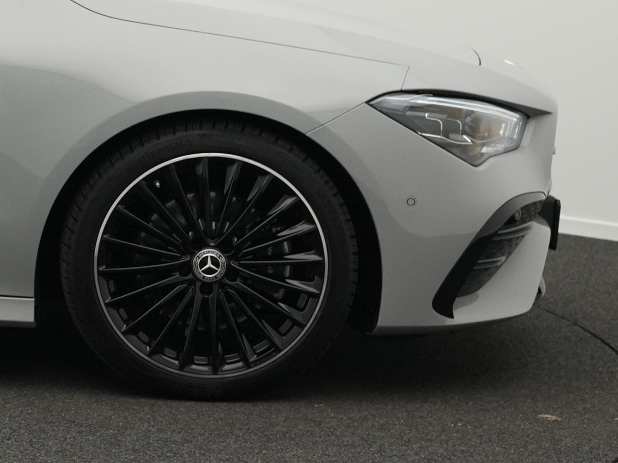 Mercedes CLA 200 AMG-Line Cpe Multi+Night+Kamera+19" (2025) - Photo 6
