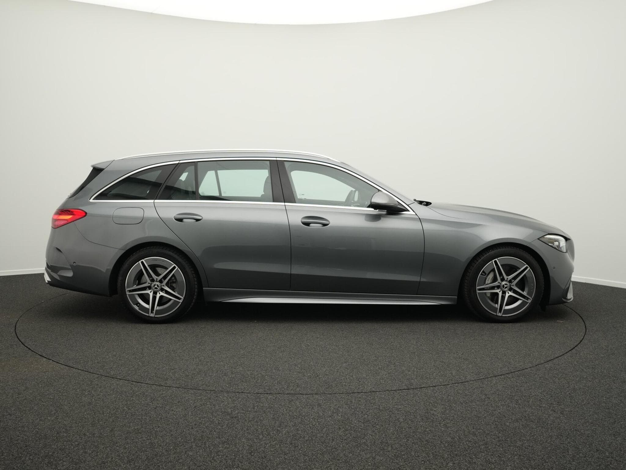 Mercedes C 300 d AMG-Line T LED+Kamera+AHK+18" (2025) - Photo 5