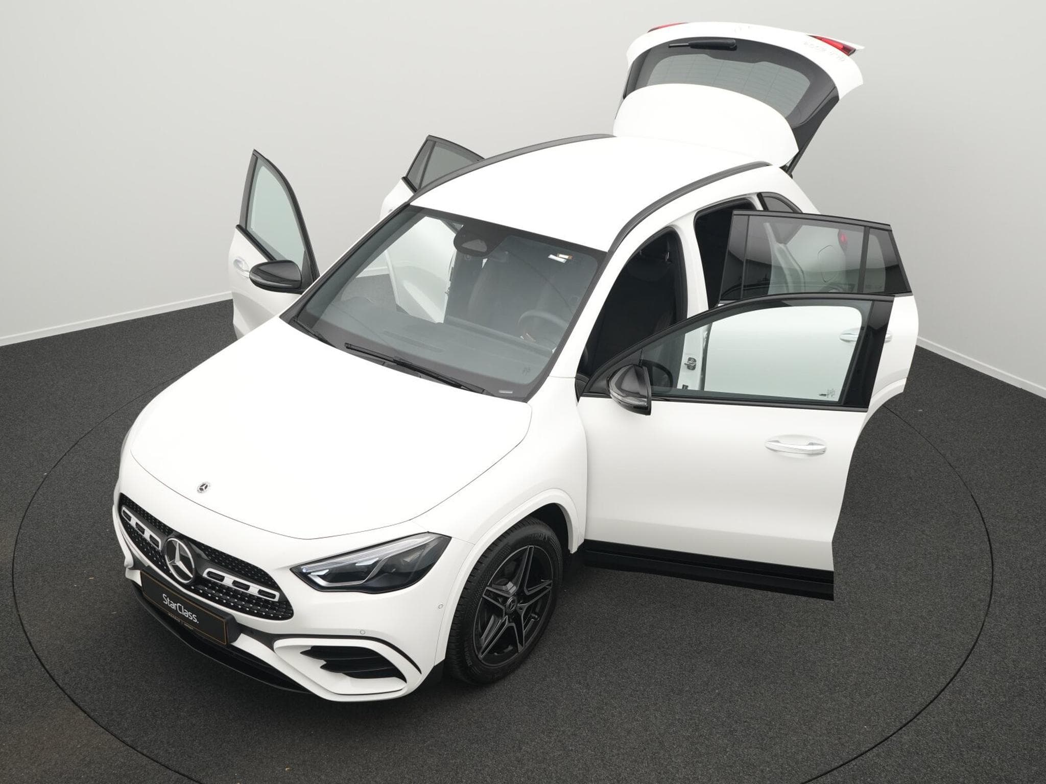 Mercedes GLA 200 d AMG-Line Multi+Kamera+Night+19"+AHK (2025) - Photo 12