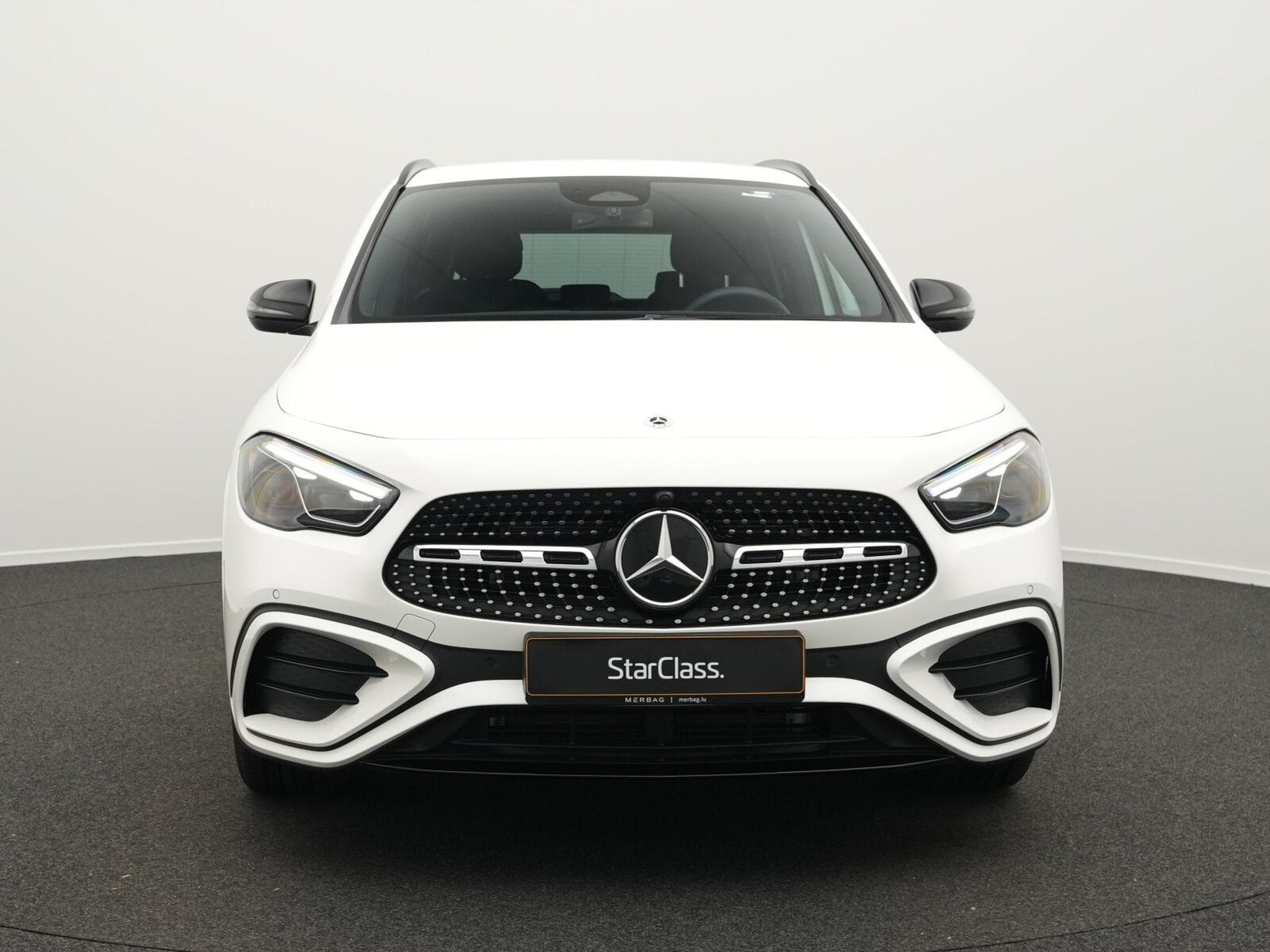 Mercedes GLA 200 d AMG-Line Multi+Kamera+Night+19"+AHK (2025) - Photo 2
