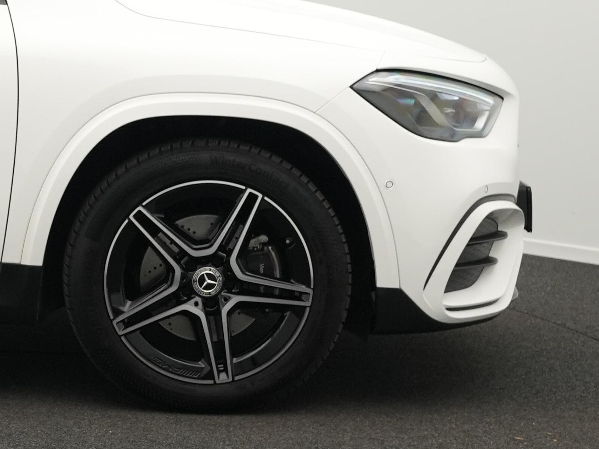 Mercedes GLA 200 d AMG-Line Multi+Kamera+Night+19"+AHK (2025) - Photo 6