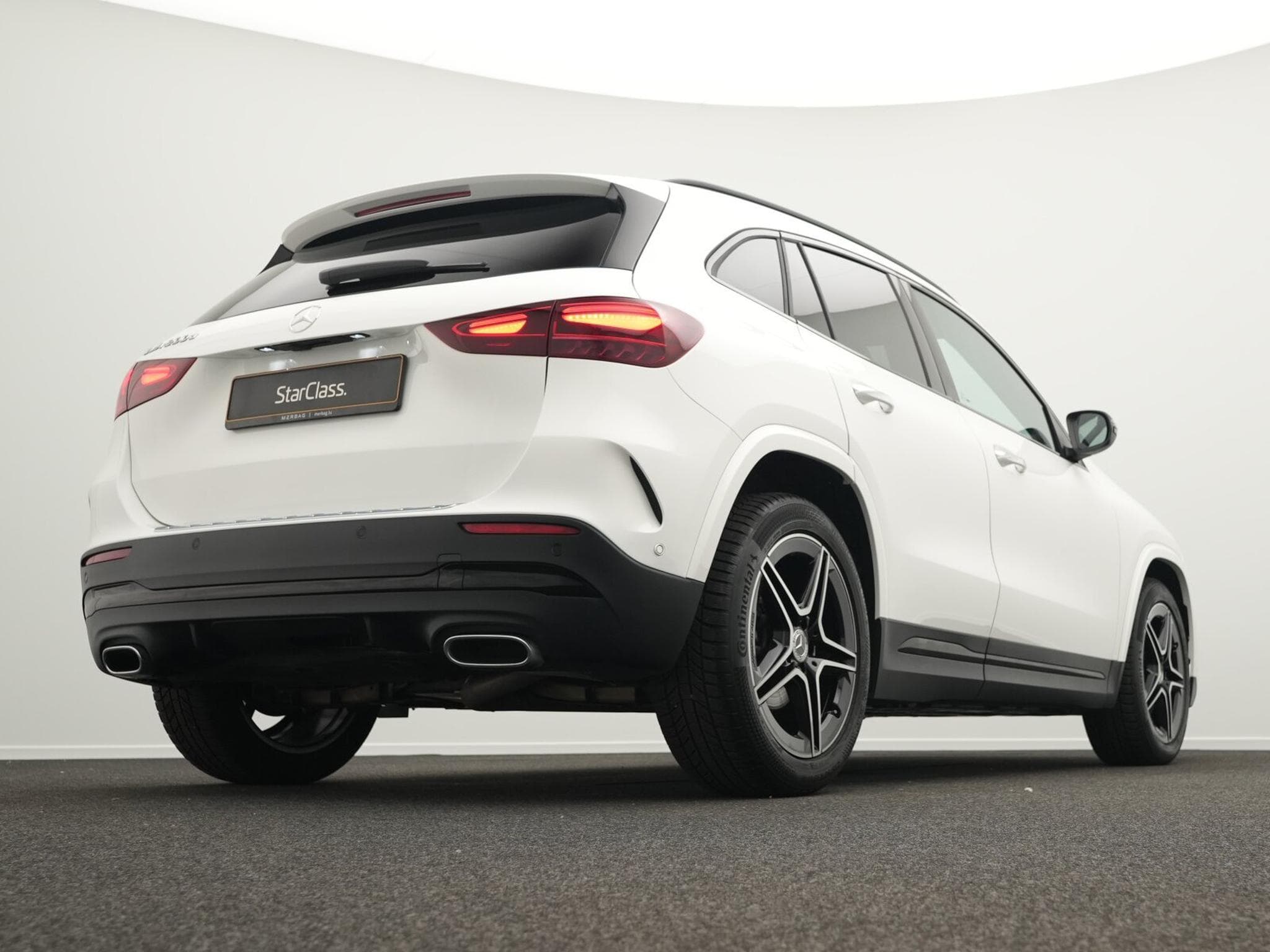 Mercedes GLA 200 d AMG-Line Multi+Kamera+Night+19"+AHK (2025) - Photo 9