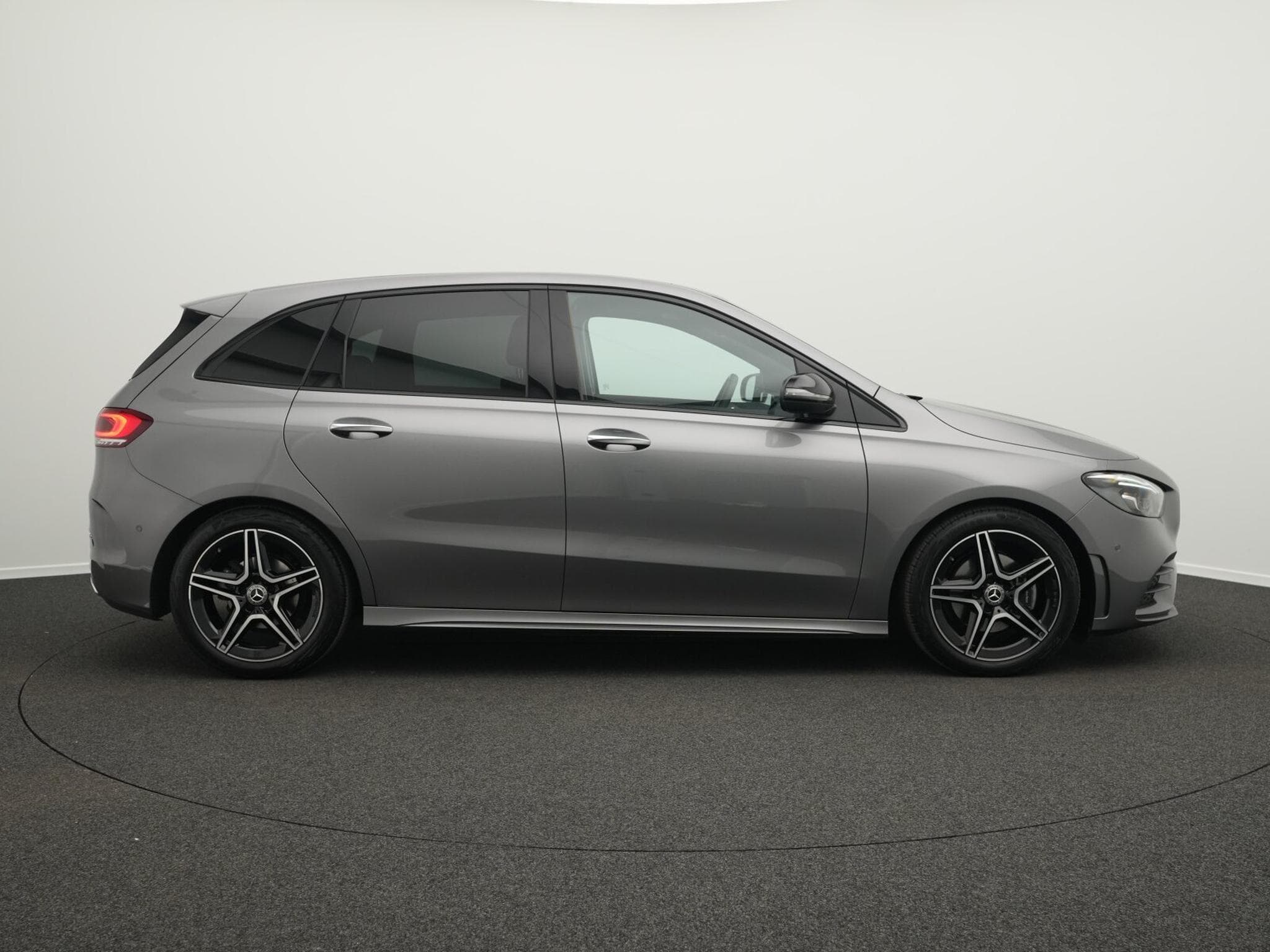 Mercedes B 200 d AMG-Line Night+Multi+Keyless (2019) - Photo 5