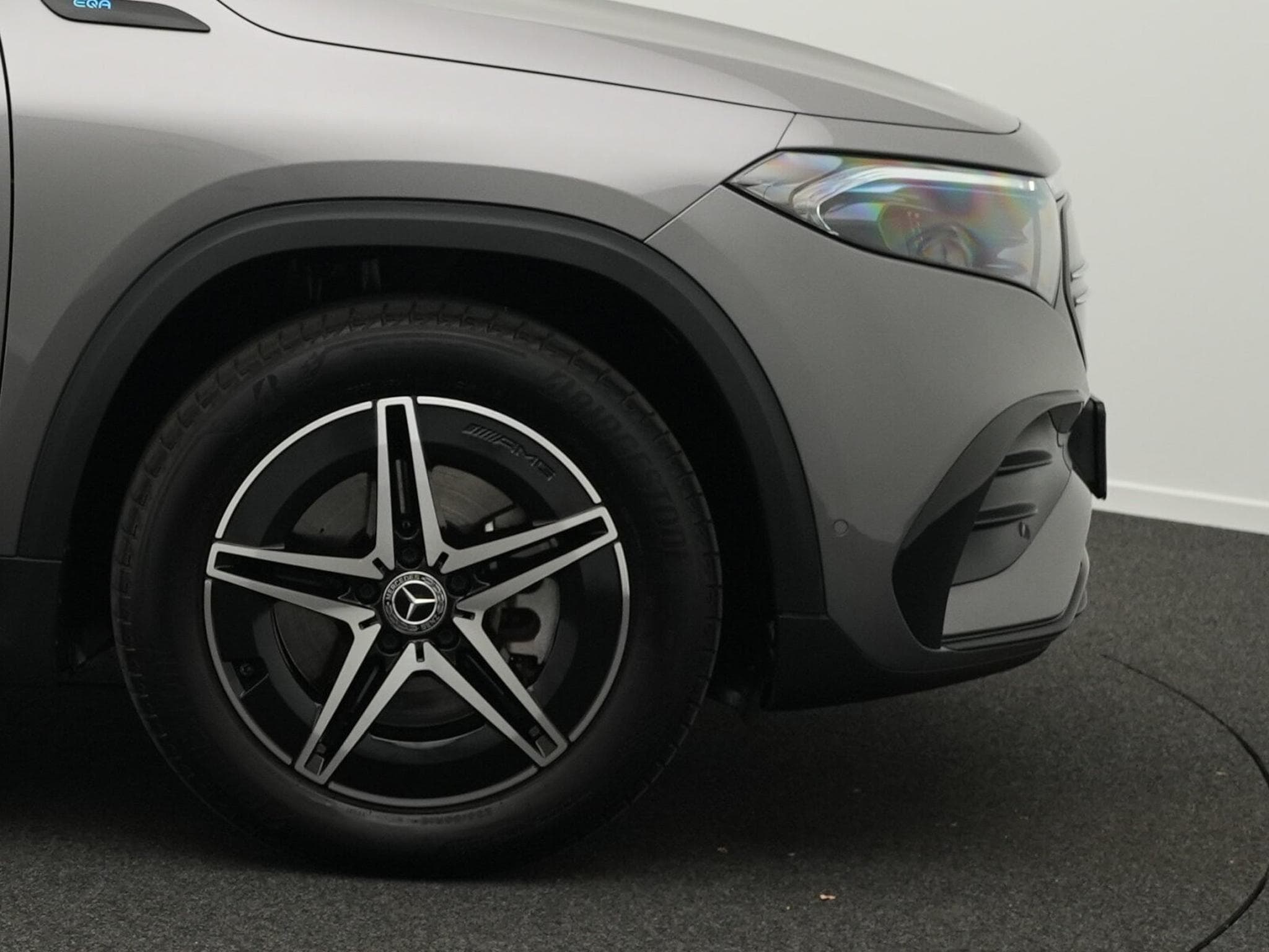 Mercedes EQA 4MATIC AMG-Line LED+Kamera+Night+18" (2022) - Photo 6