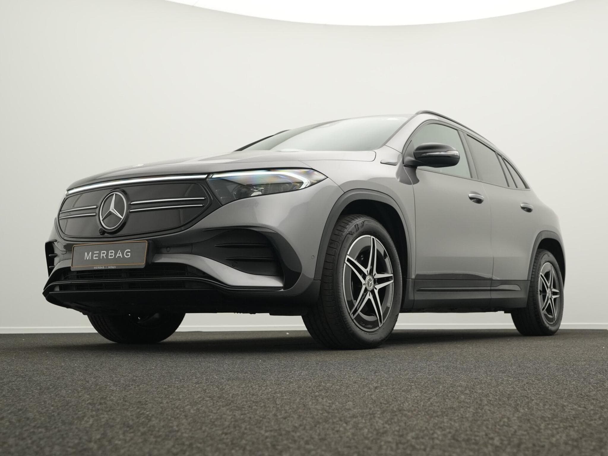 Mercedes EQA 4MATIC AMG-Line LED+Kamera+Night+18" (2022) - Photo 8