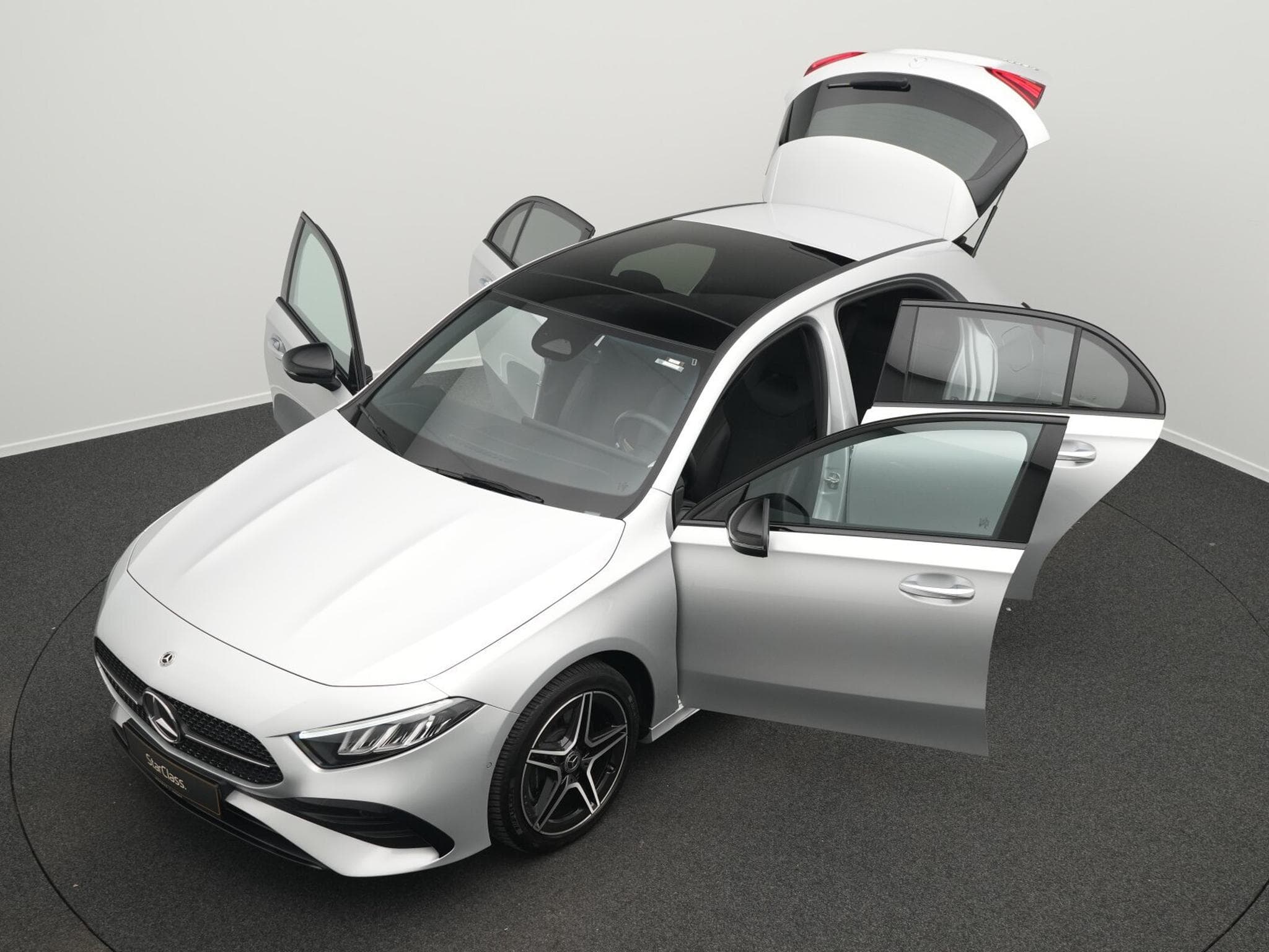 Mercedes A 250 e AMG-Line LED+Pano+Night+Keyless (2023) - Photo 12