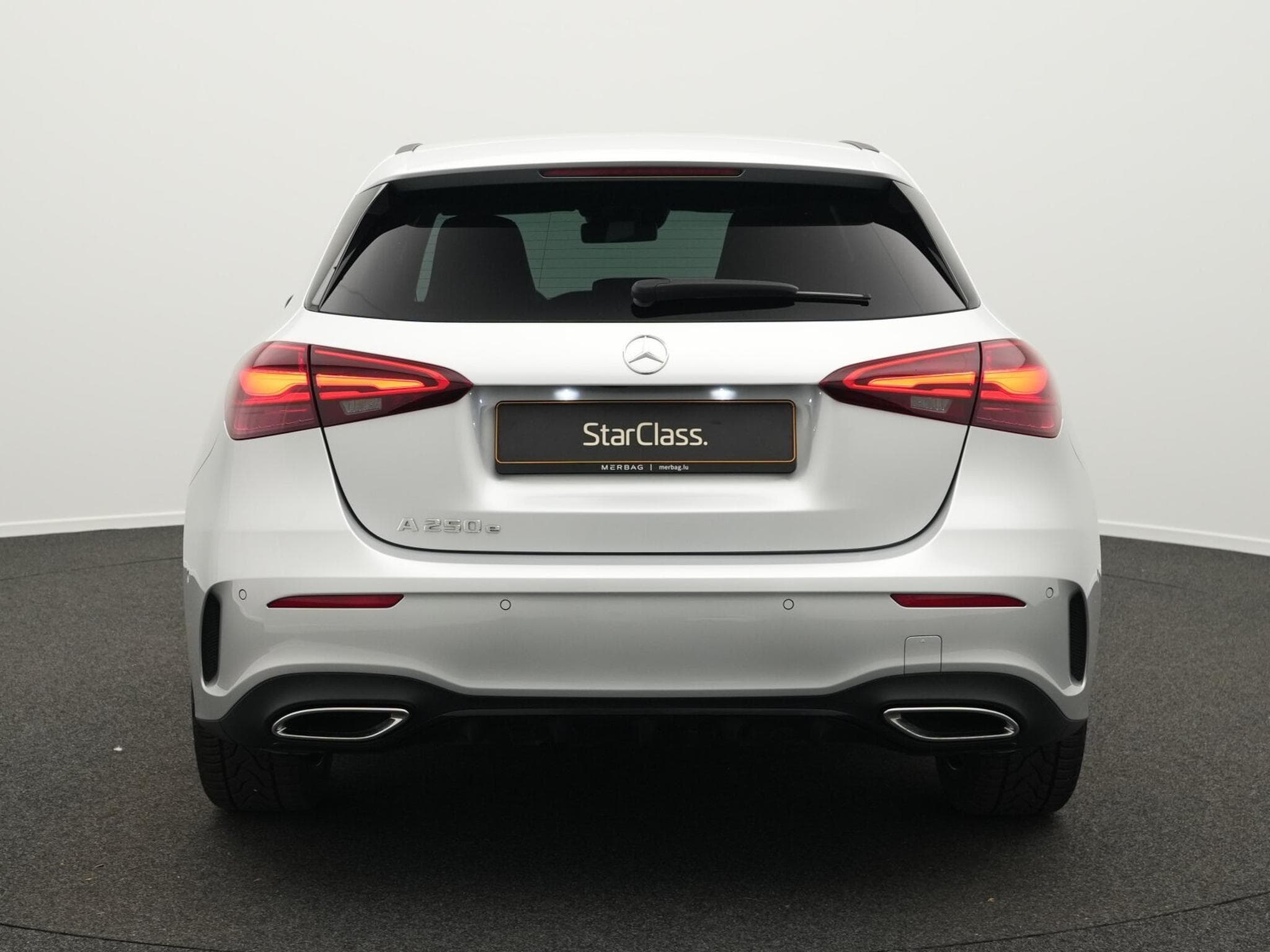 Mercedes A 250 e AMG-Line LED+Pano+Night+Keyless (2023) - Photo 4