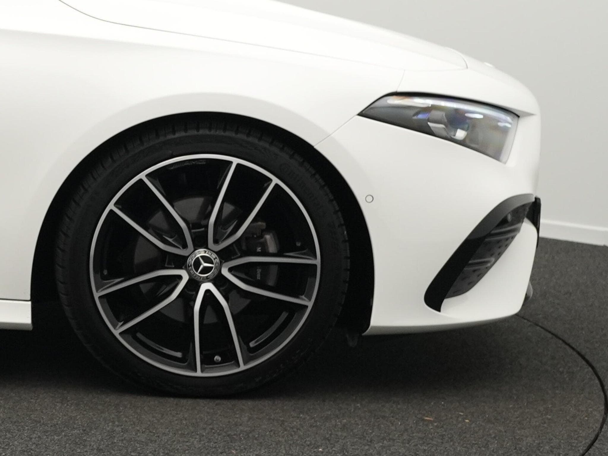Mercedes A 200 AMG-Line Multi+Kamera+Night+19" (2025) - Photo 6