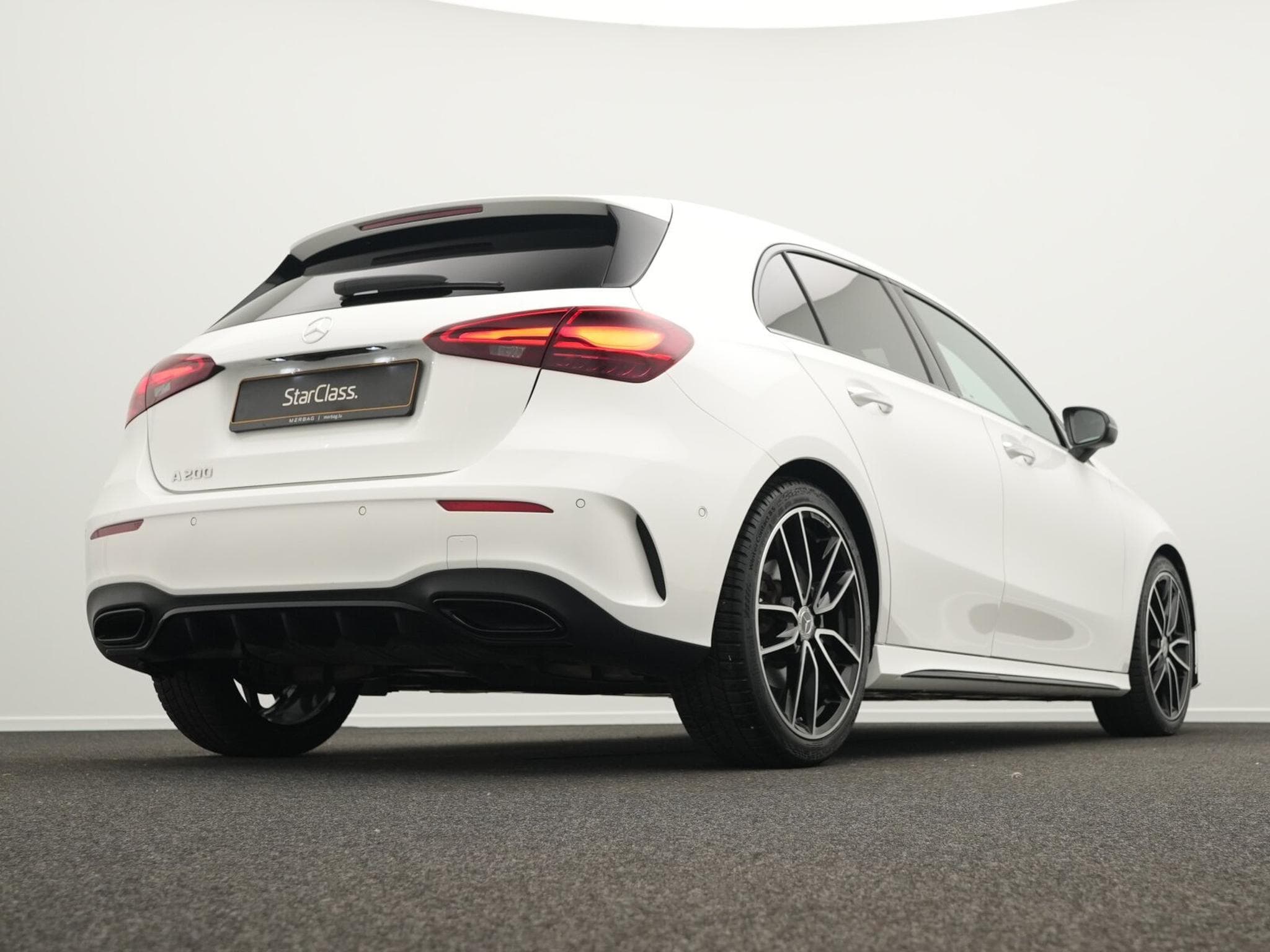 Mercedes A 200 AMG-Line Multi+Kamera+Night+19" (2025) - Photo 9