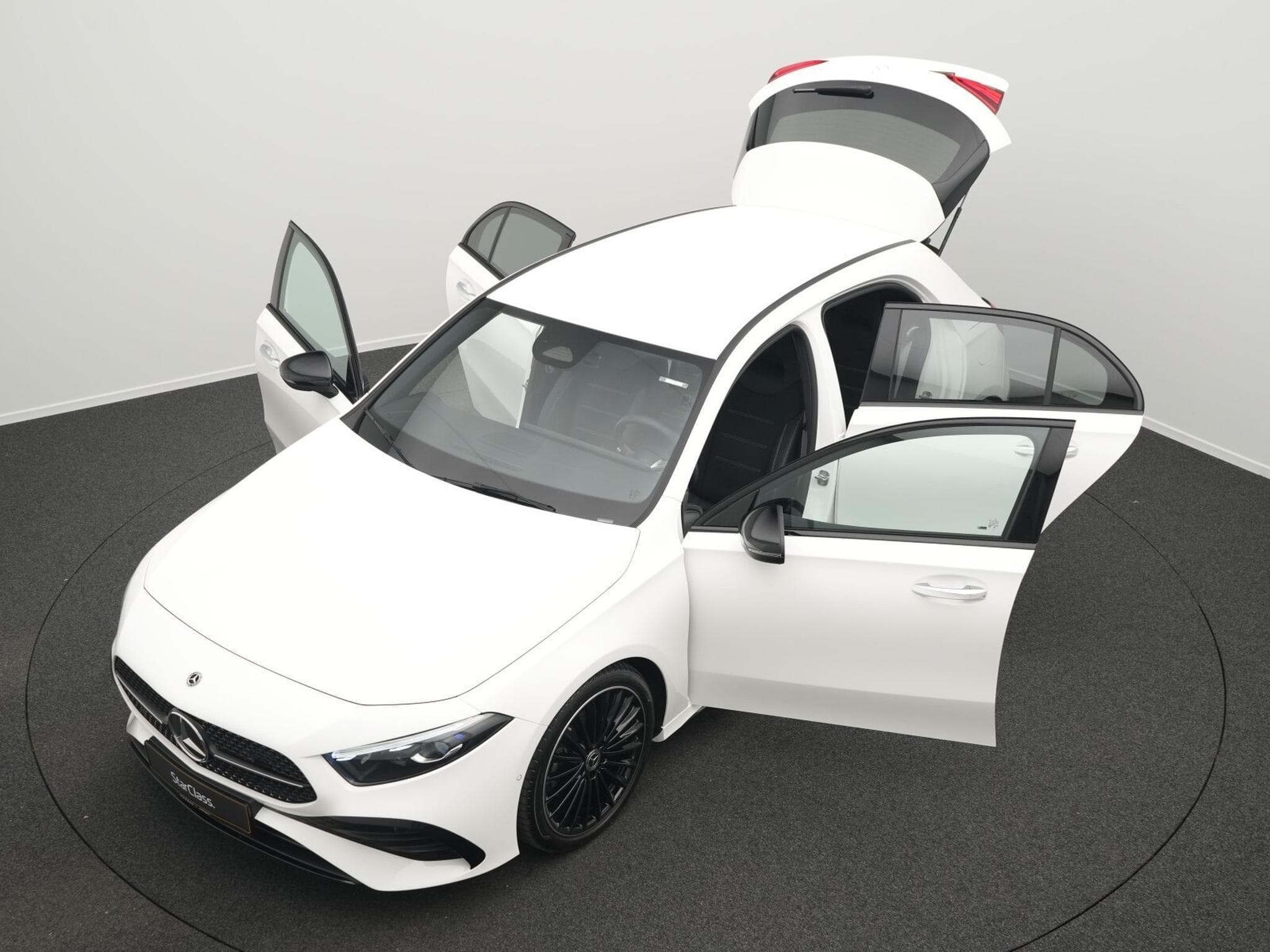 Mercedes A 200 d AMG-Line MUlti+Kamera+Night+19" (2025) - Photo 12