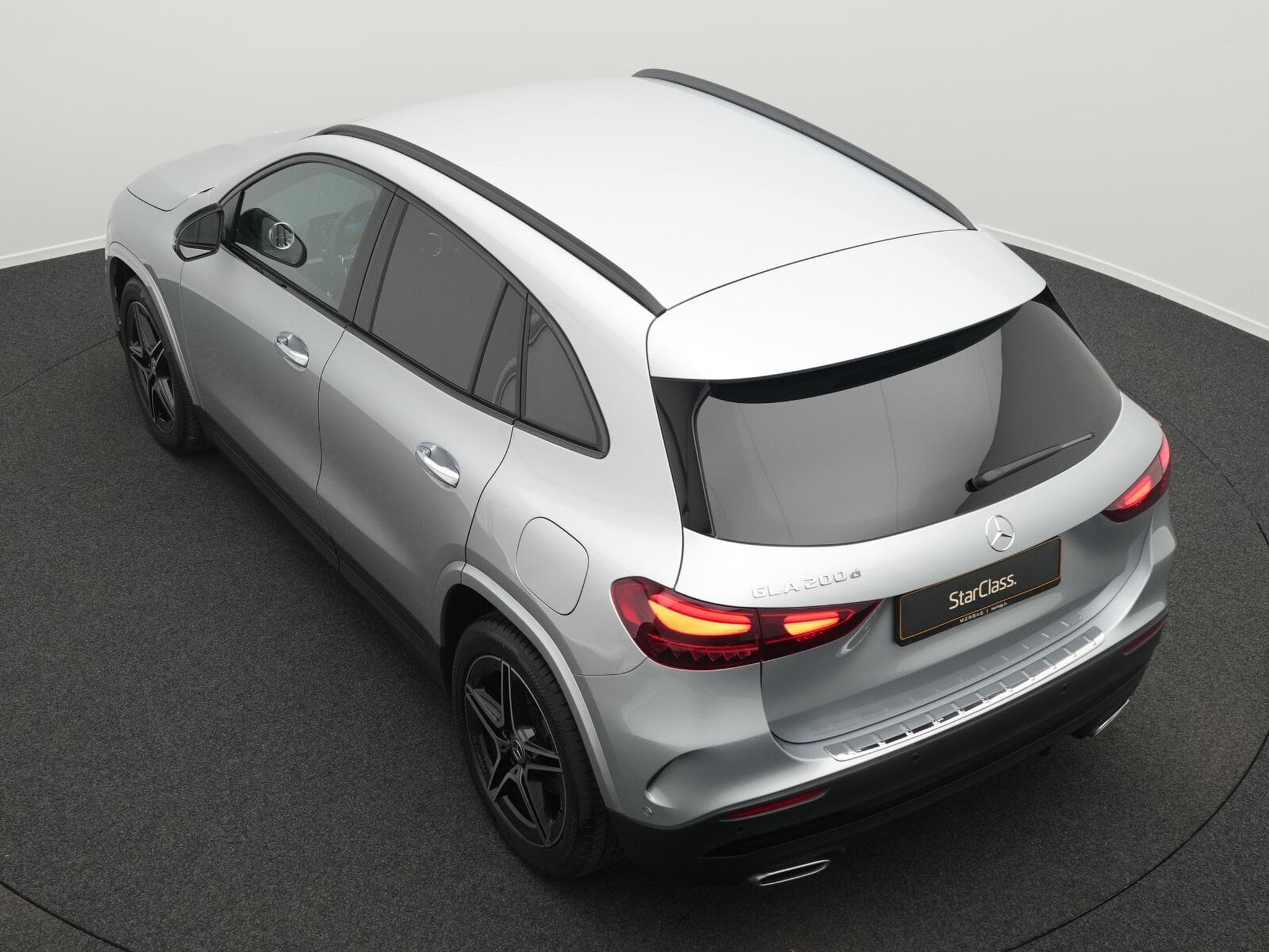 Mercedes GLA 200 d AMG-Line Multi+Kamera+Night+19" (2025) - Photo 11