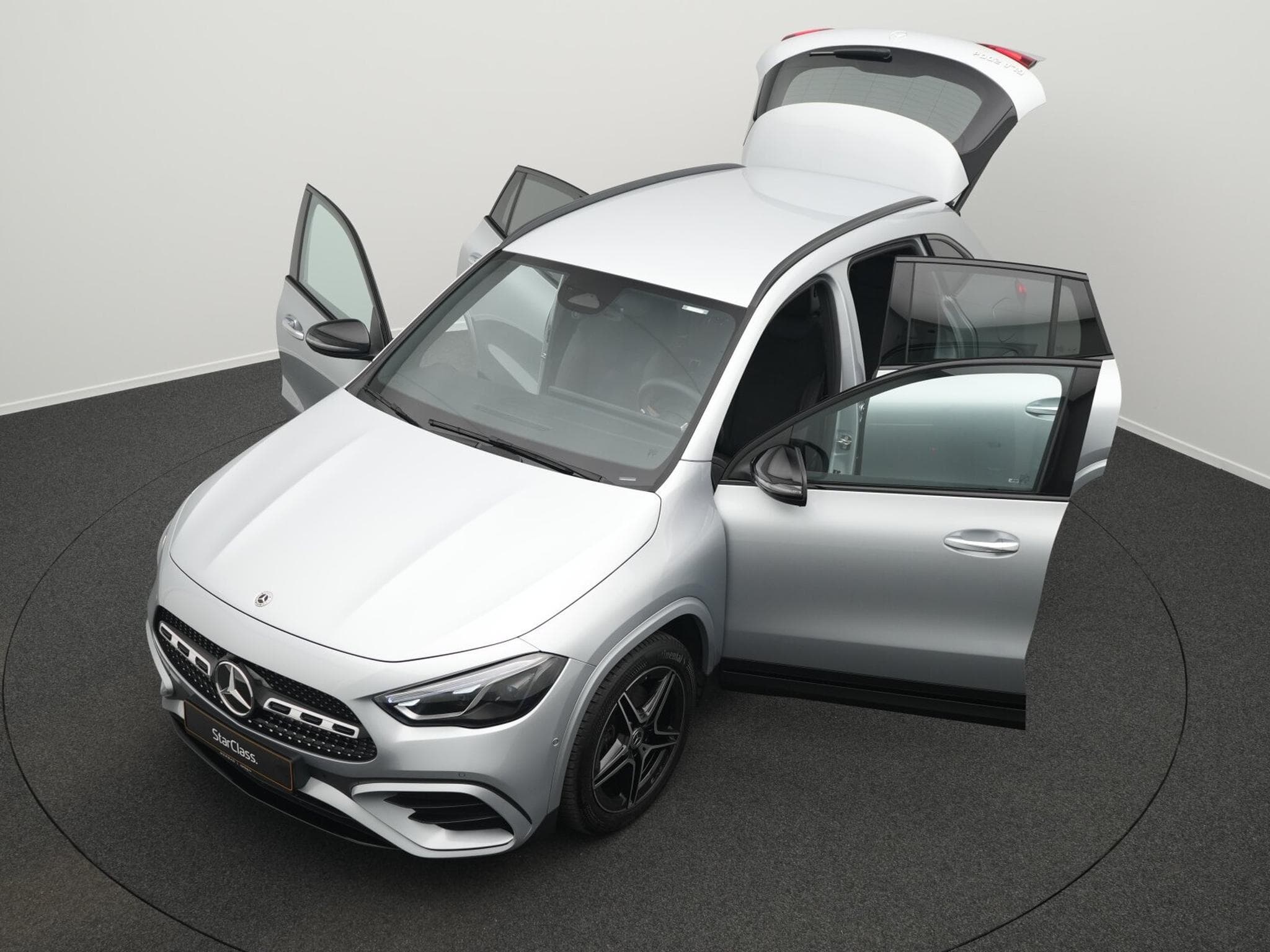 Mercedes GLA 200 d AMG-Line Multi+Kamera+Night+19" (2025) - Photo 12