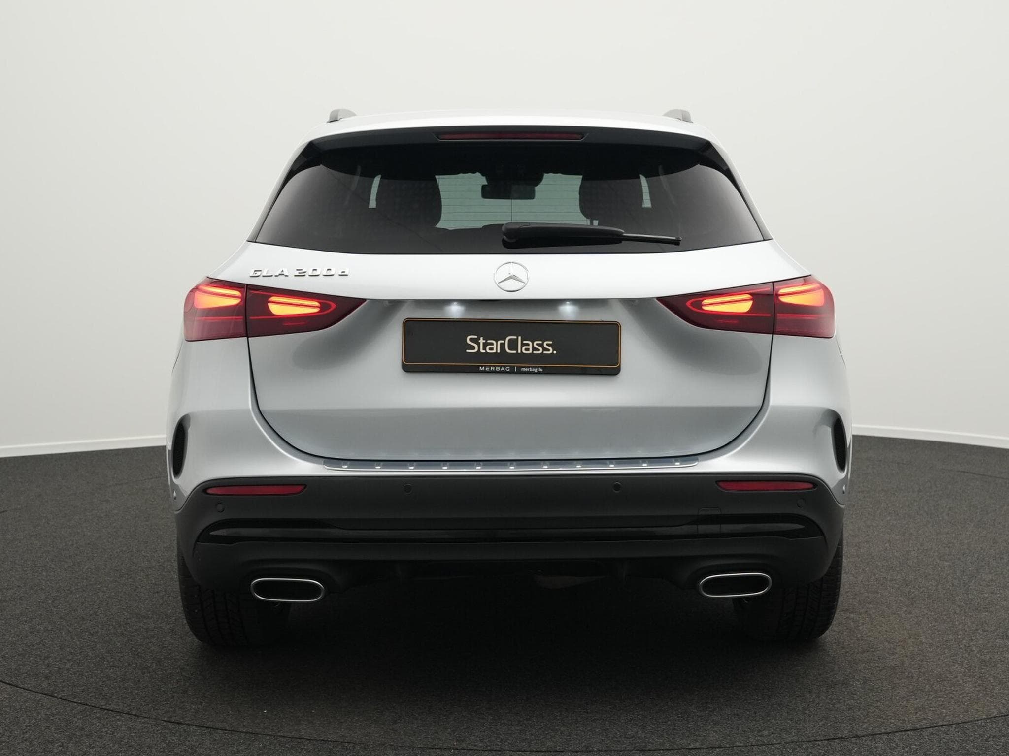 Mercedes GLA 200 d AMG-Line Multi+Kamera+Night+19" (2025) - Photo 4