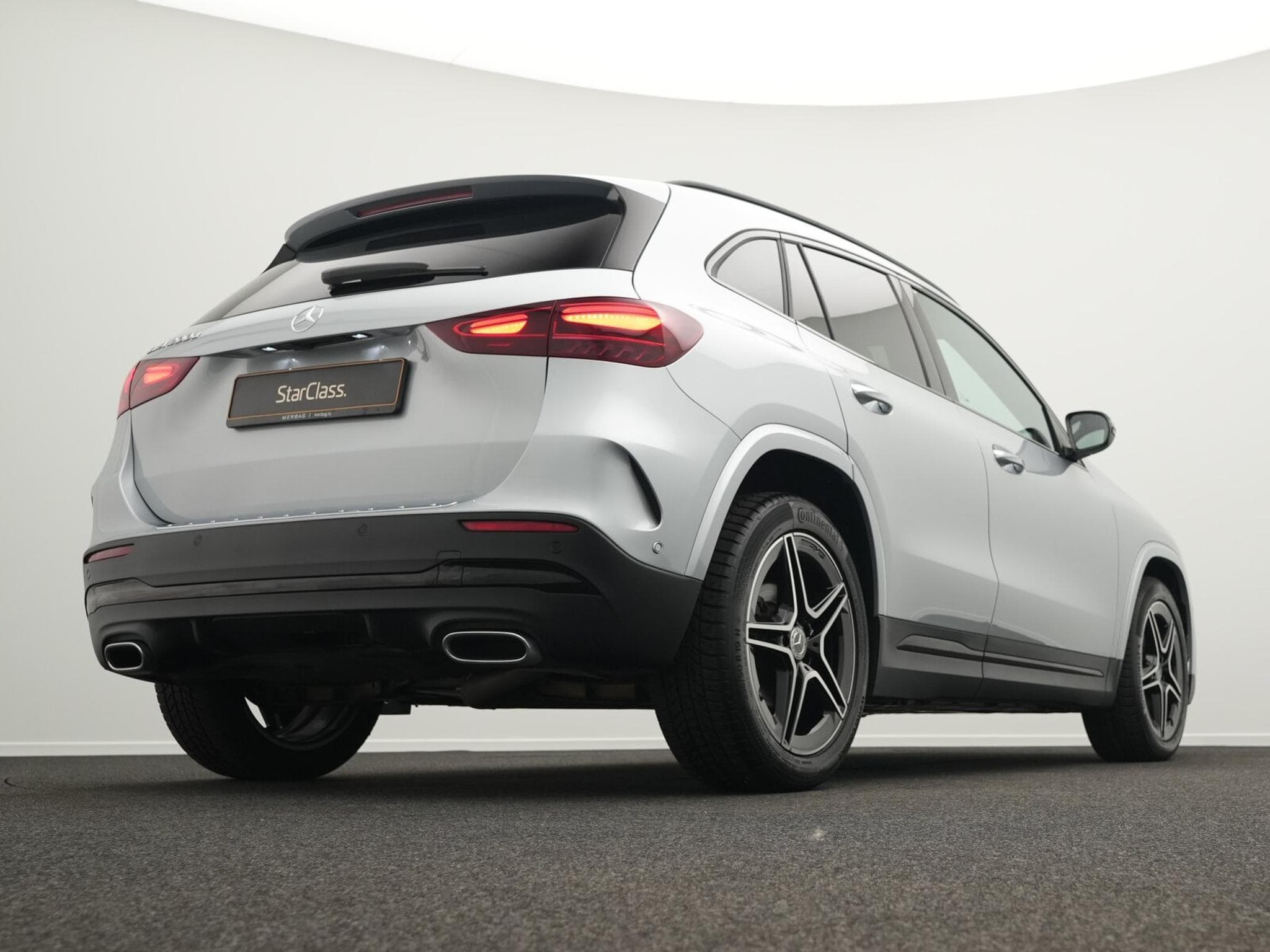 Mercedes GLA 200 d AMG-Line Multi+Kamera+Night+19" (2025) - Photo 9