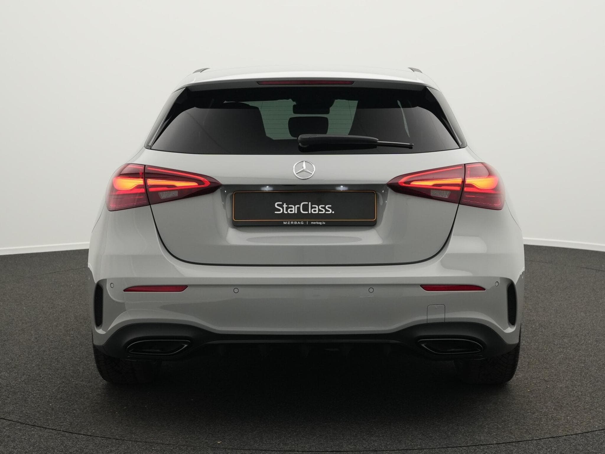 Mercedes A 200 d AMG-Line Multi+Kamera+Night+19" (2025) - Photo 4