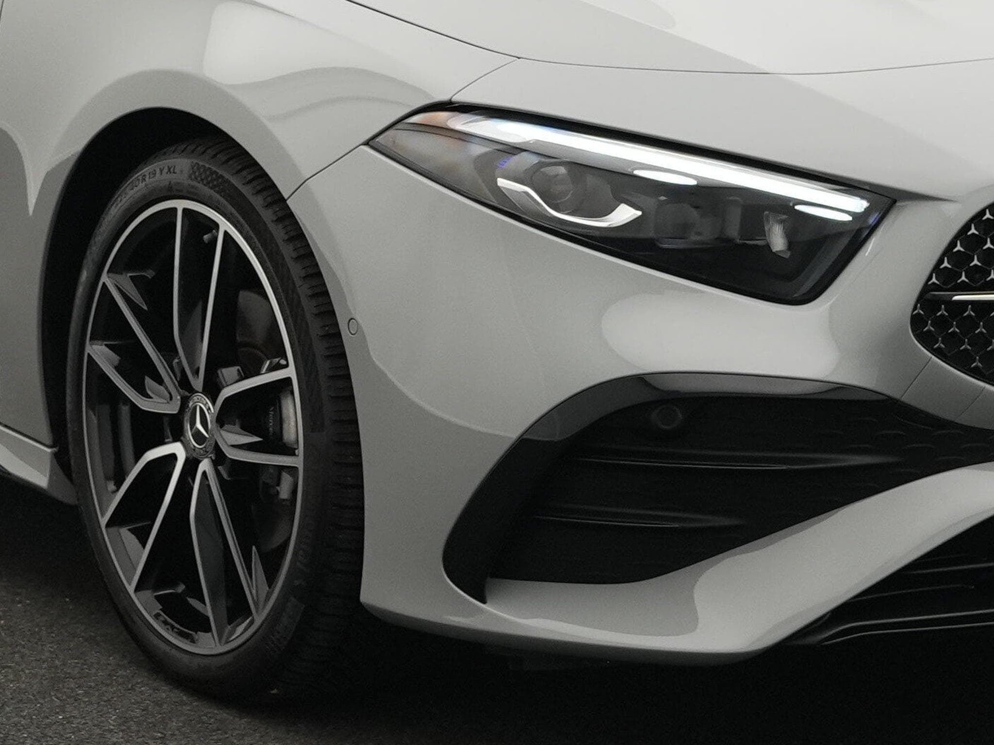 Mercedes A 200 d AMG-Line Multi+Kamera+Night+19" (2025) - Photo 7