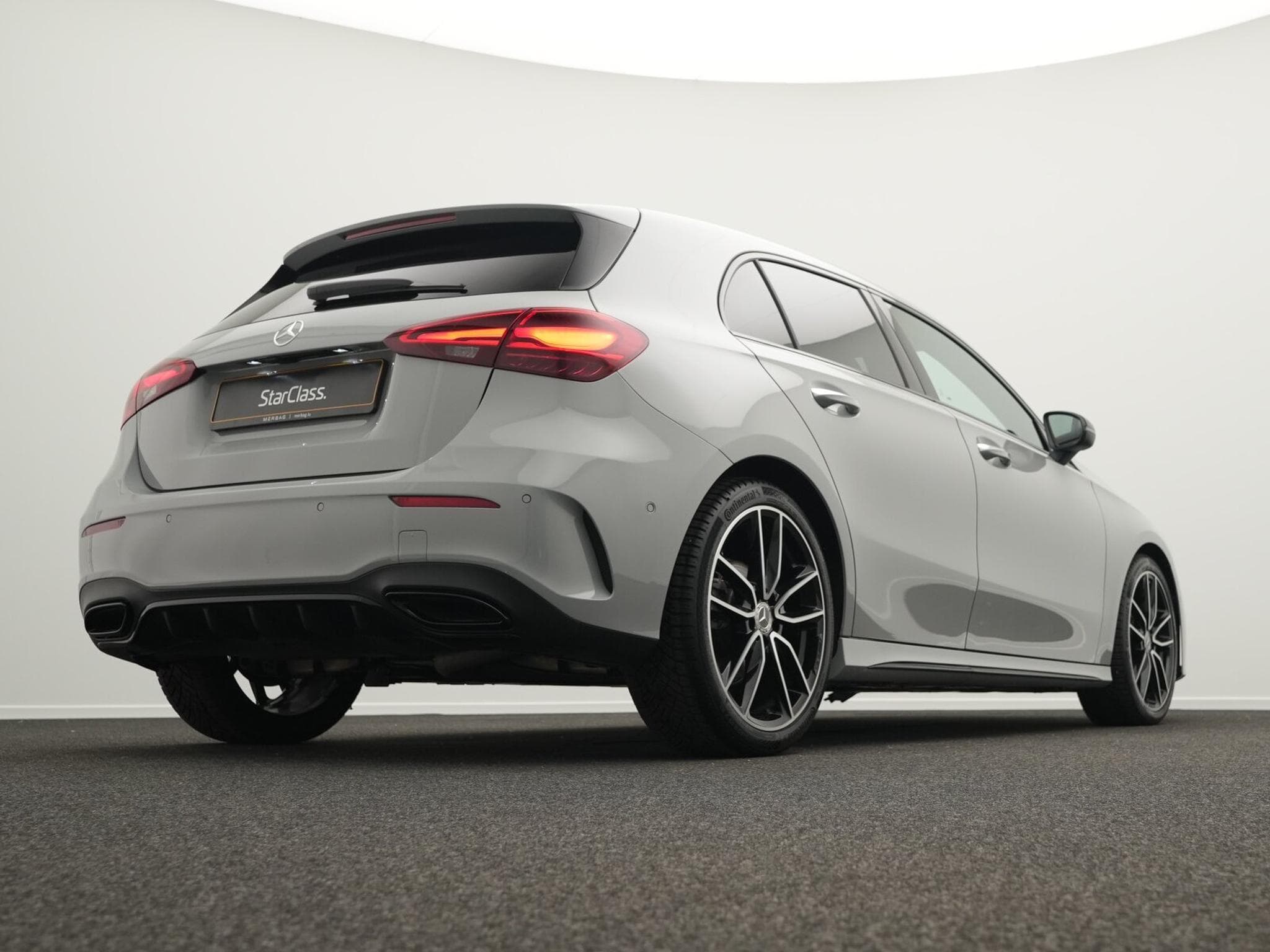 Mercedes A 200 d AMG-Line Multi+Kamera+Night+19" (2025) - Photo 9