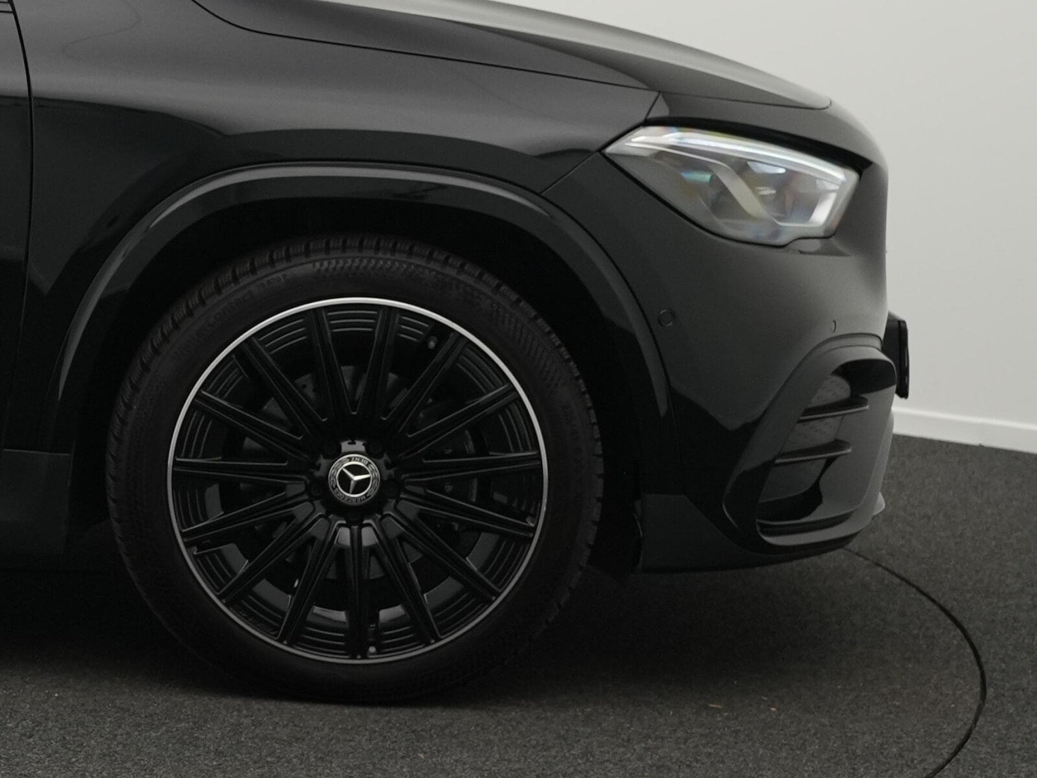 Mercedes GLA 200 d AMG-Line Multi+Kamera+Night+20"+AHK (2025) - Photo 6