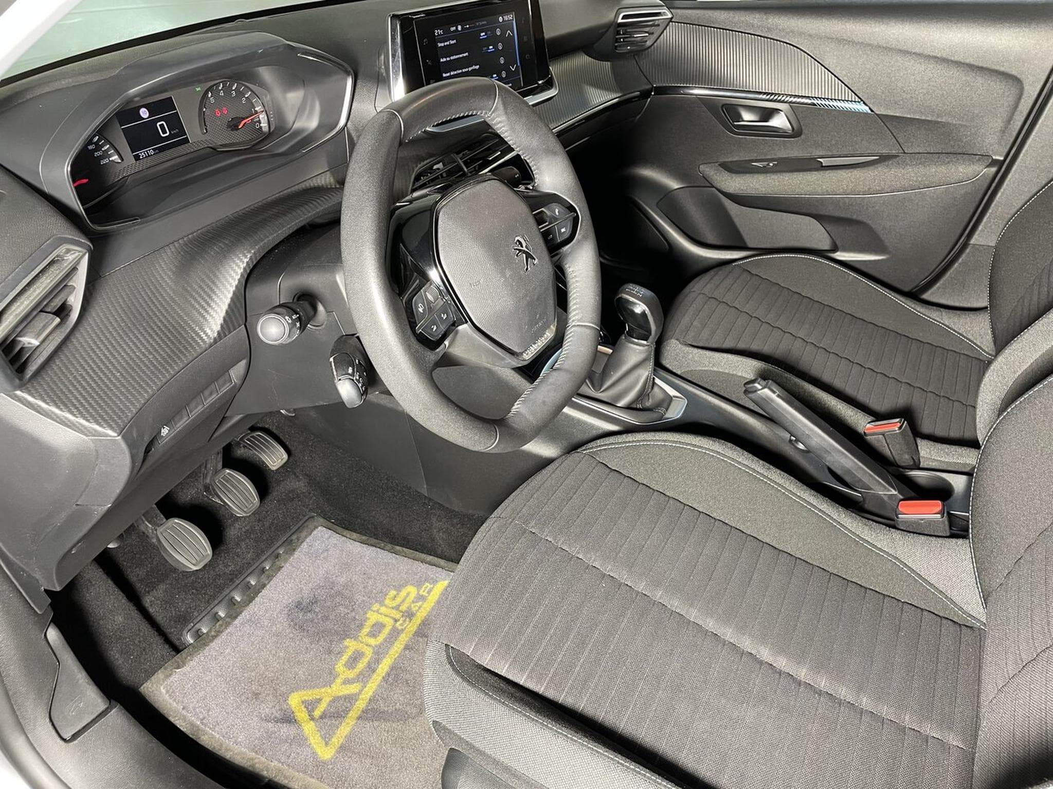 Peugeot 208 1.2 ESSENCE 75 CV STYLE CARPLAY 5P (2023) - Photo 8