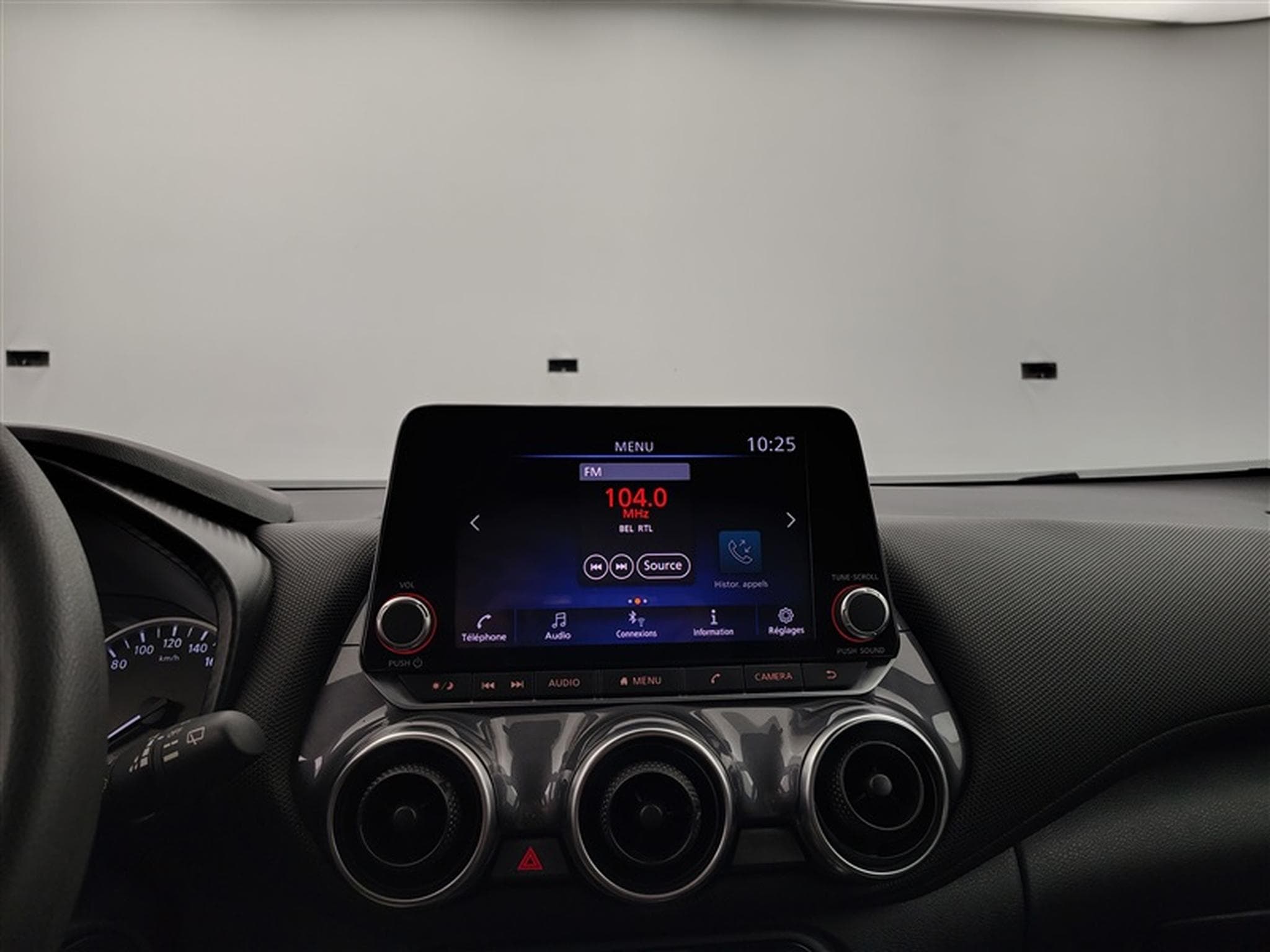 Nissan Juke 1.0 DIG-T 2WD Acenta CARPLAY / FULL LED / CLIM (2023) - Photo 11