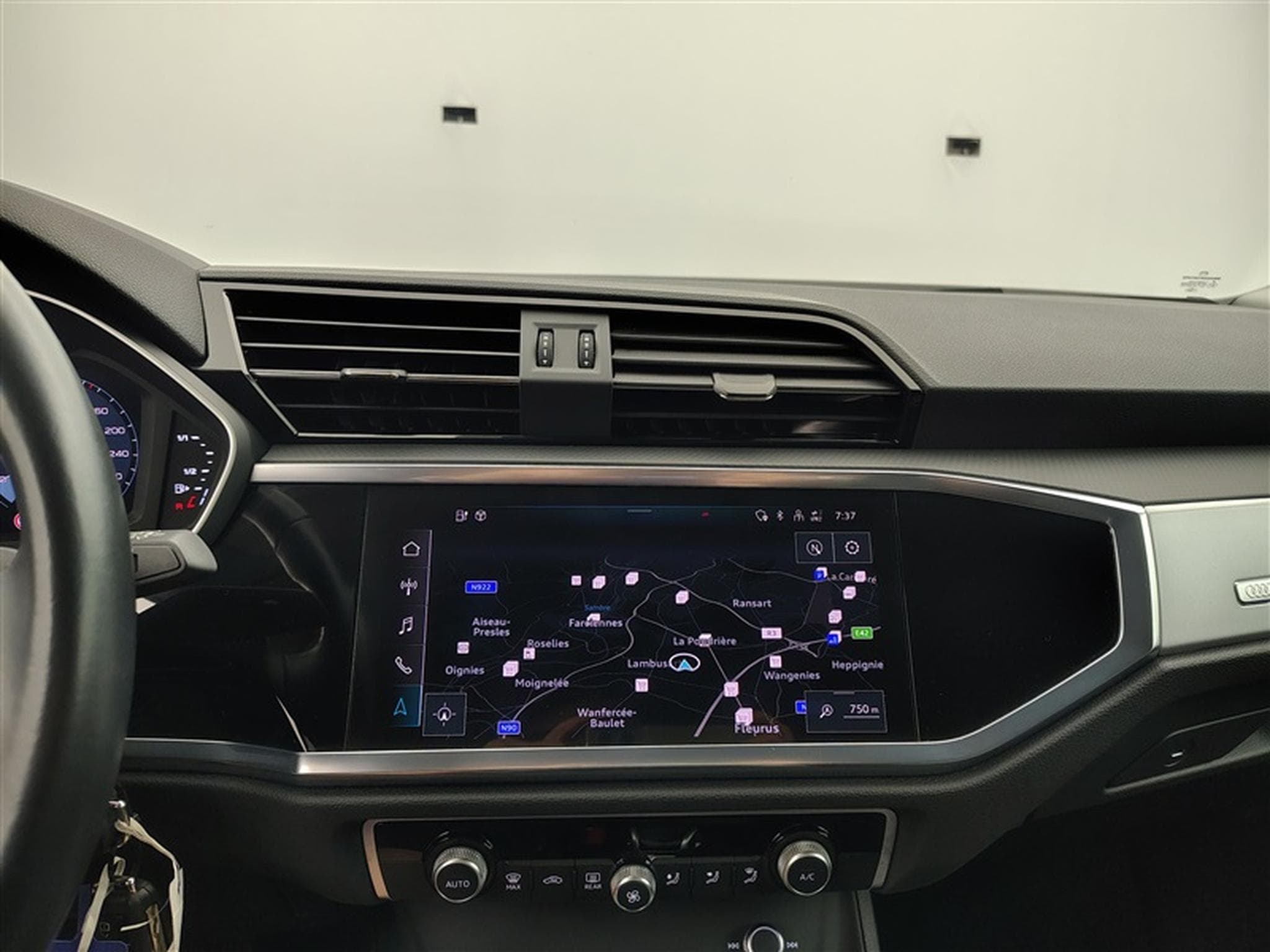Audi Q3 Sportback PHEV 45 TFSIe S-tronic 180 NAVI / FULL LED (2023) - Photo 11