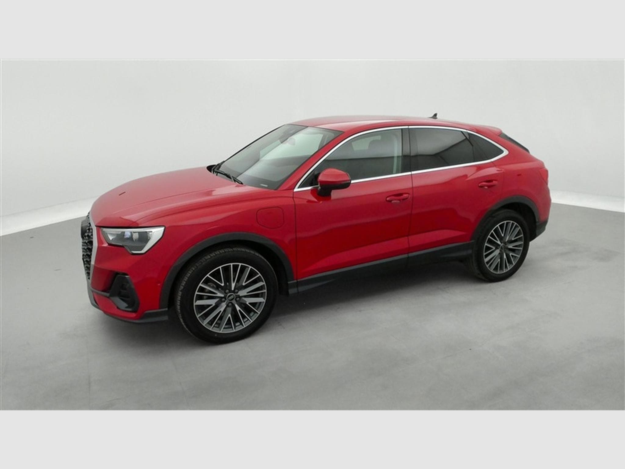 Audi Q3 Sportback PHEV 45 TFSIe S-tronic 180 NAVI / FULL LED (2023) - Photo 22