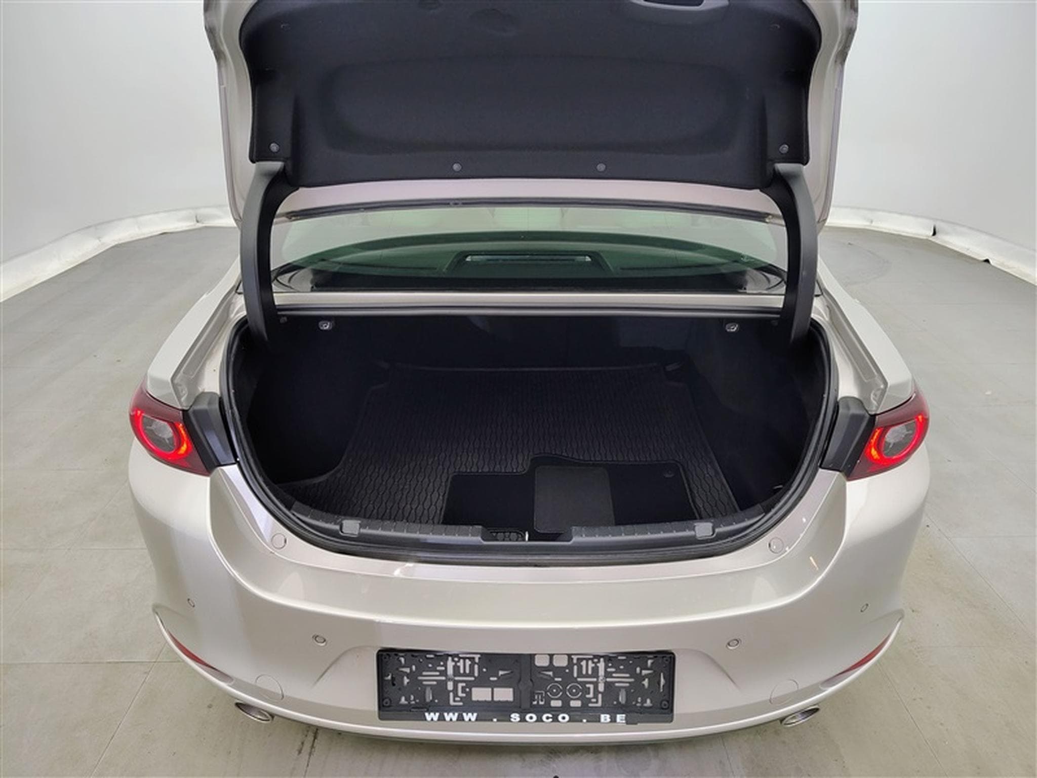 Mazda #3 Hatchback 2.0i e-Skyactiv-G Nagisa (2024) - Photo 14