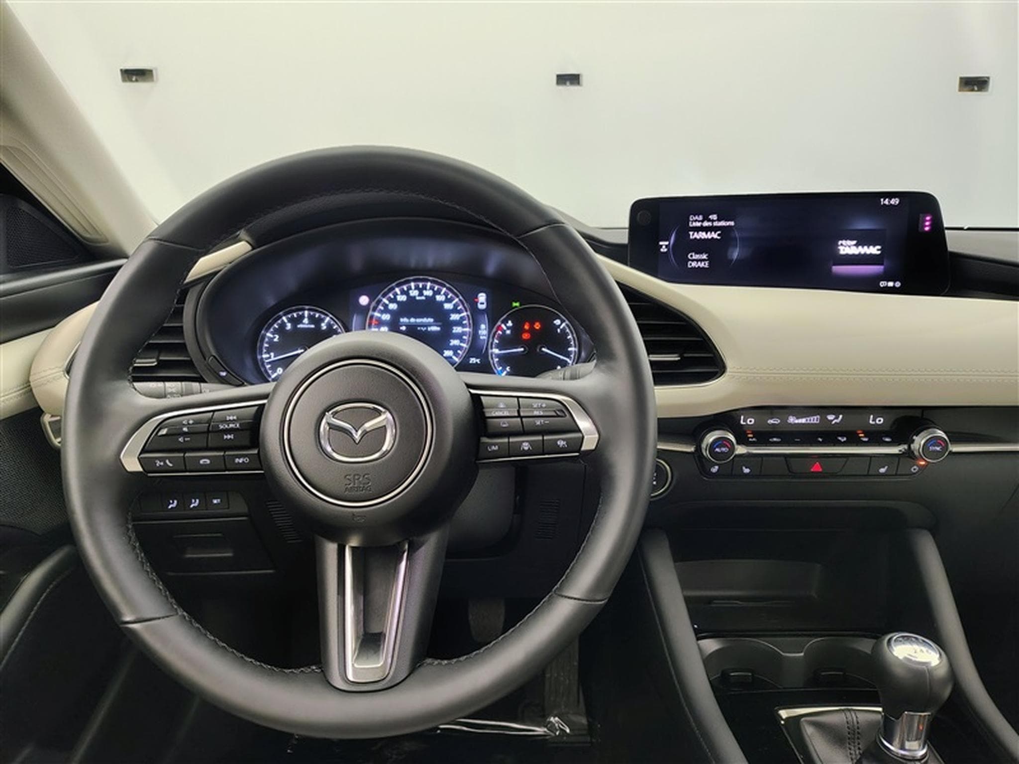 Mazda #3 Hatchback 2.0i e-Skyactiv-G Nagisa (2024) - Photo 9