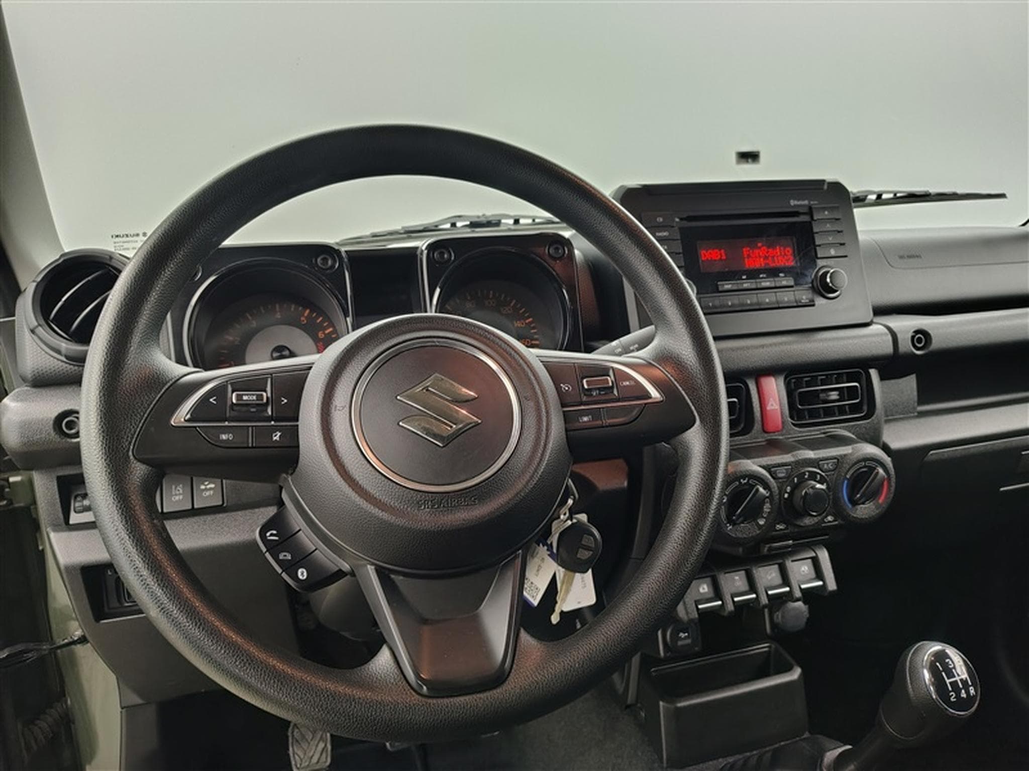 Suzuki Jimny 1.5i 4x4 GL CLIM / BLUETOOTH (2022) - Photo 9